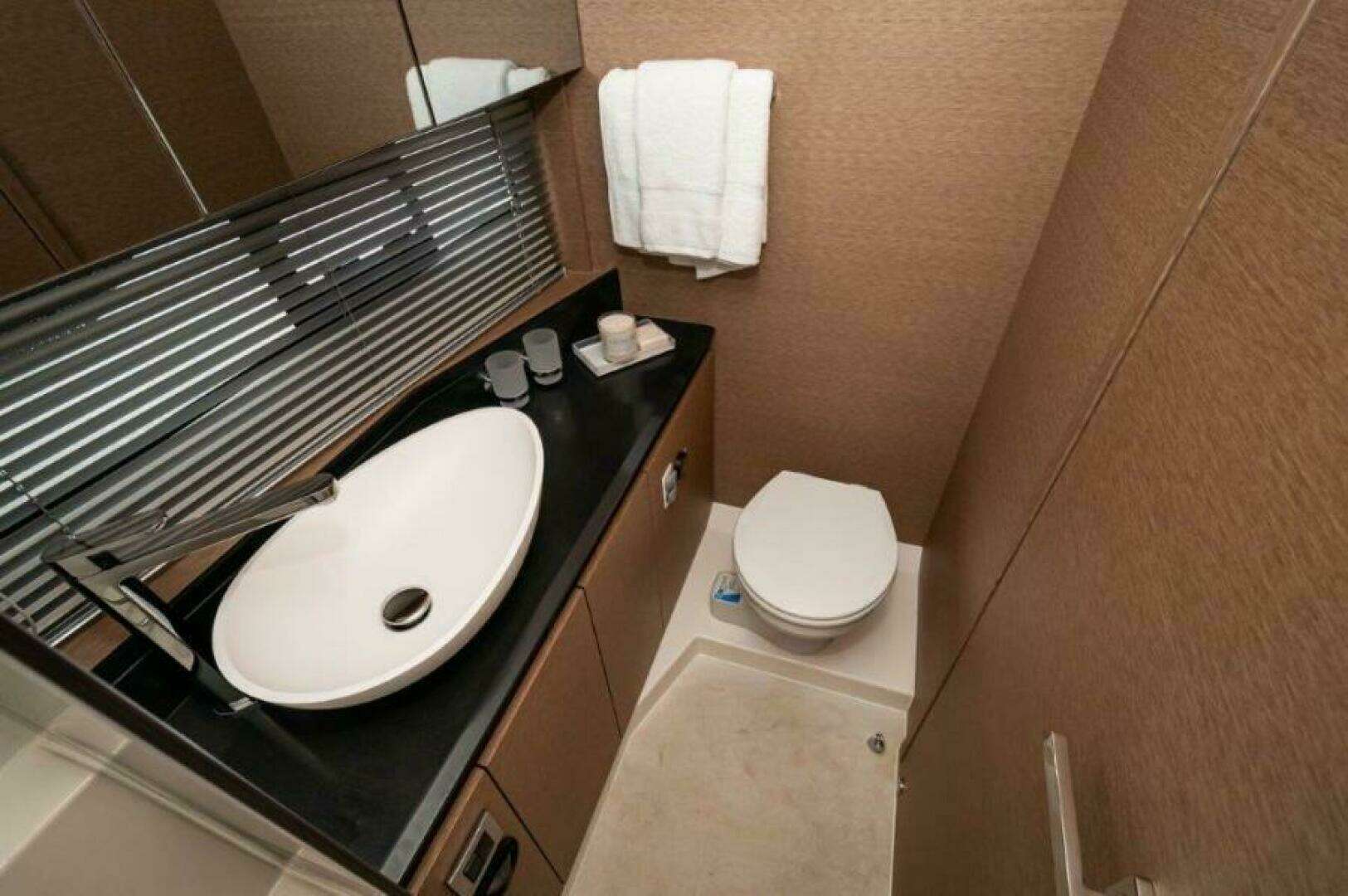2018 Prestige 460 - Image 21