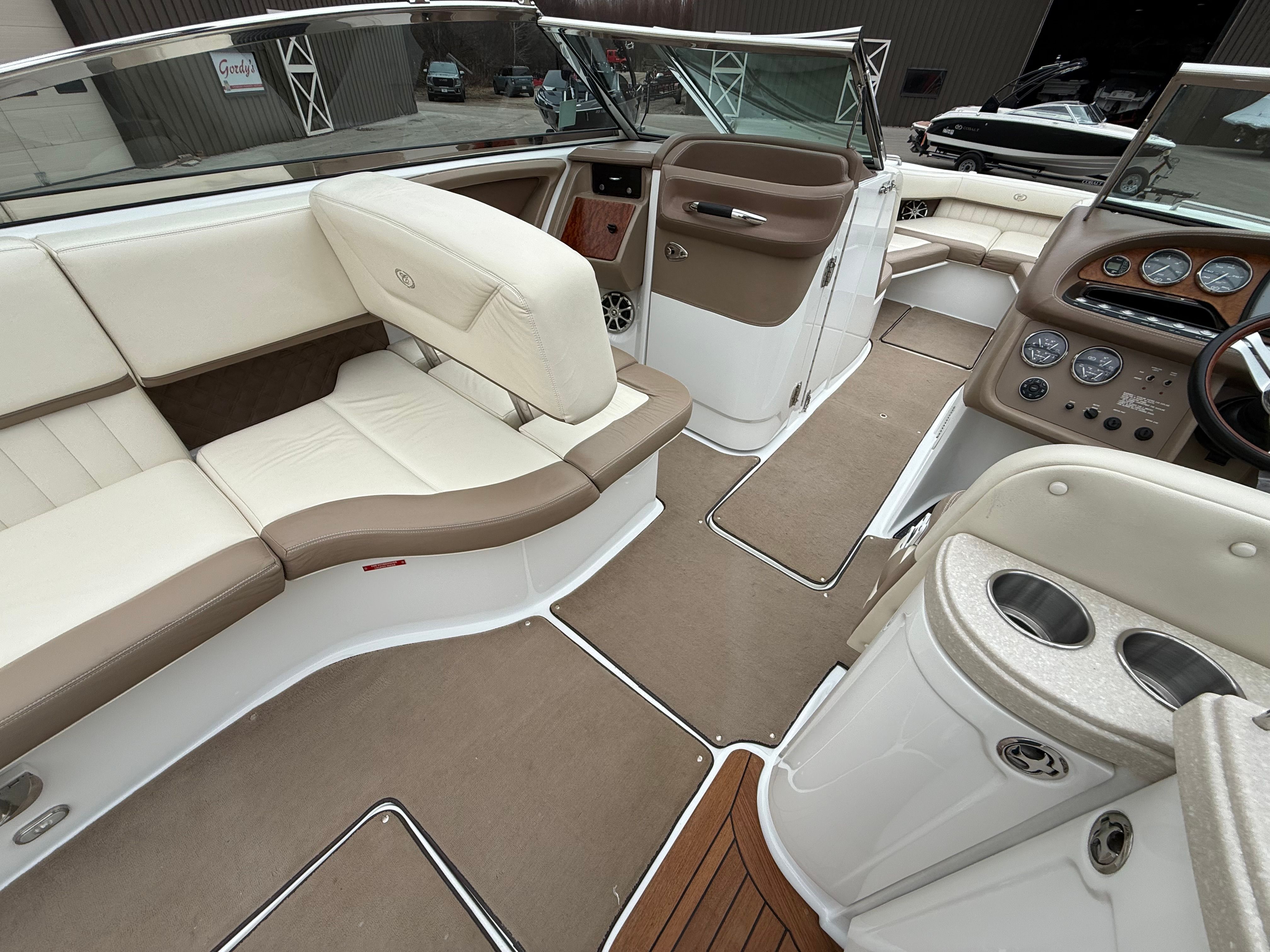 2011 Cobalt 302 - 38