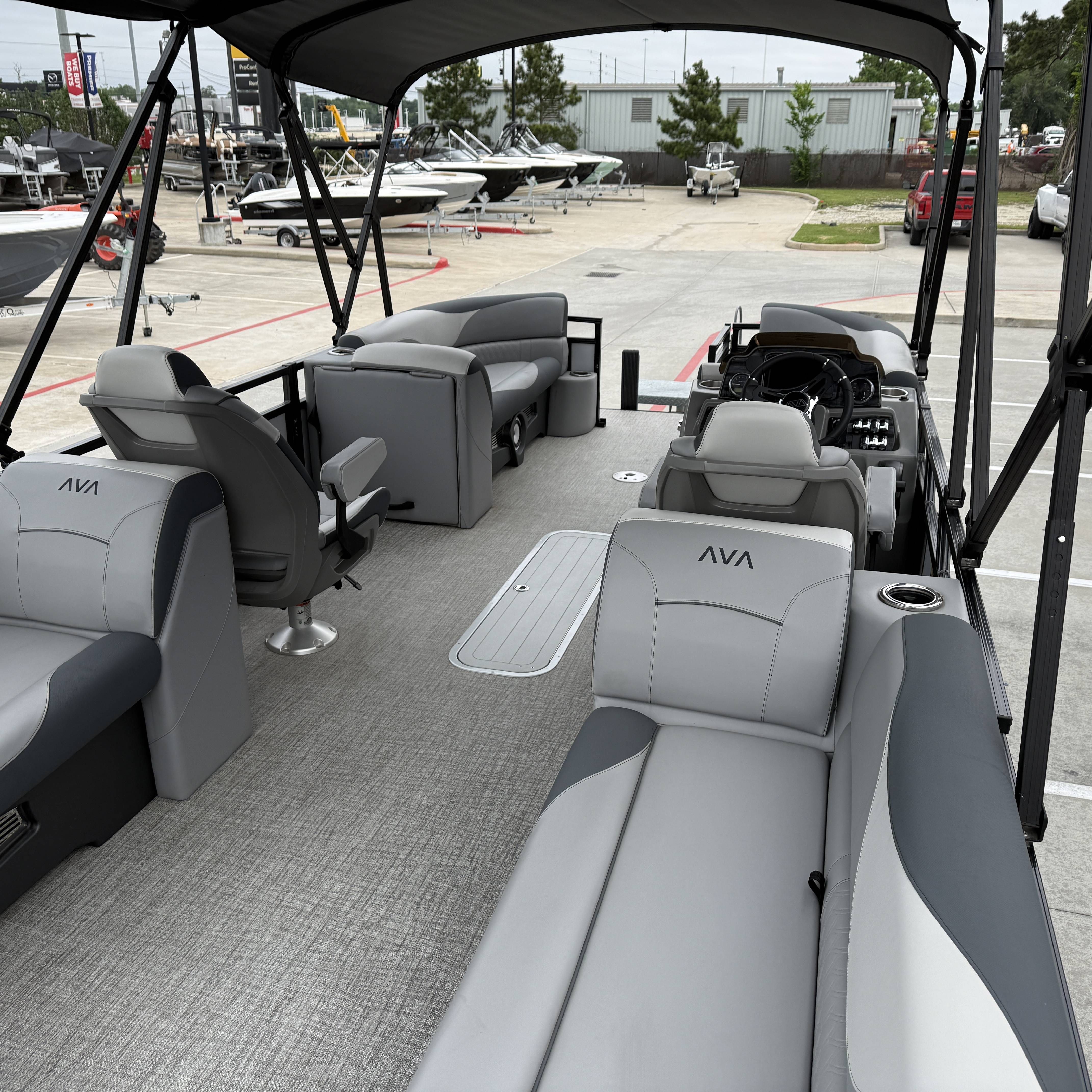 2025 Avalon Venture 85 Quad Lounge - 23' - 27