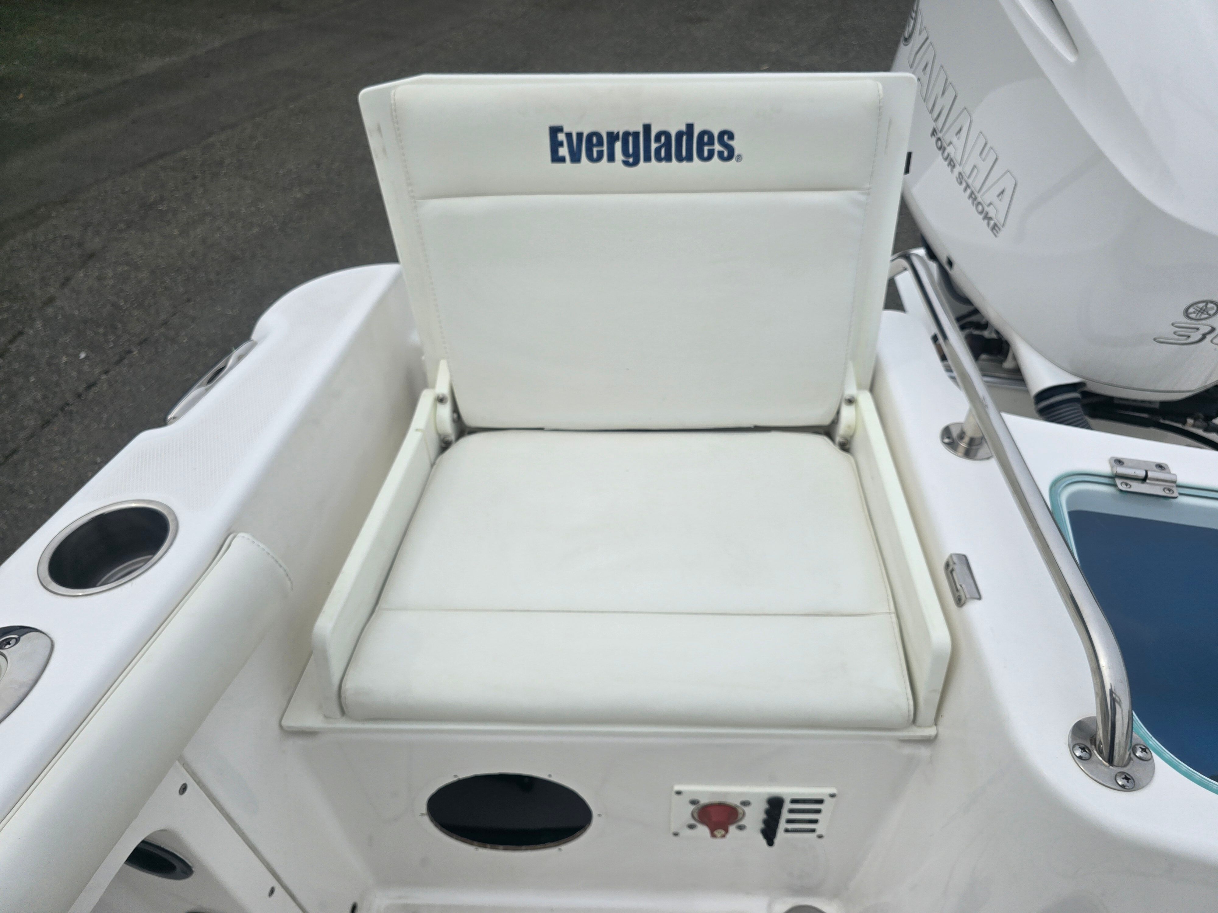 2017 Everglades 230 Dual Console - 51