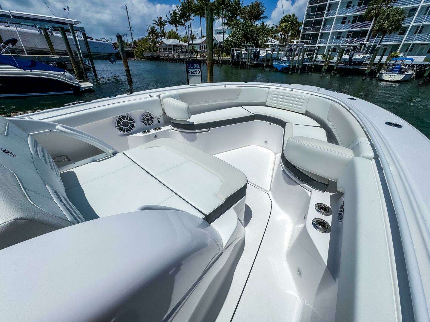 2025 Edgewater 370CC - Image 26