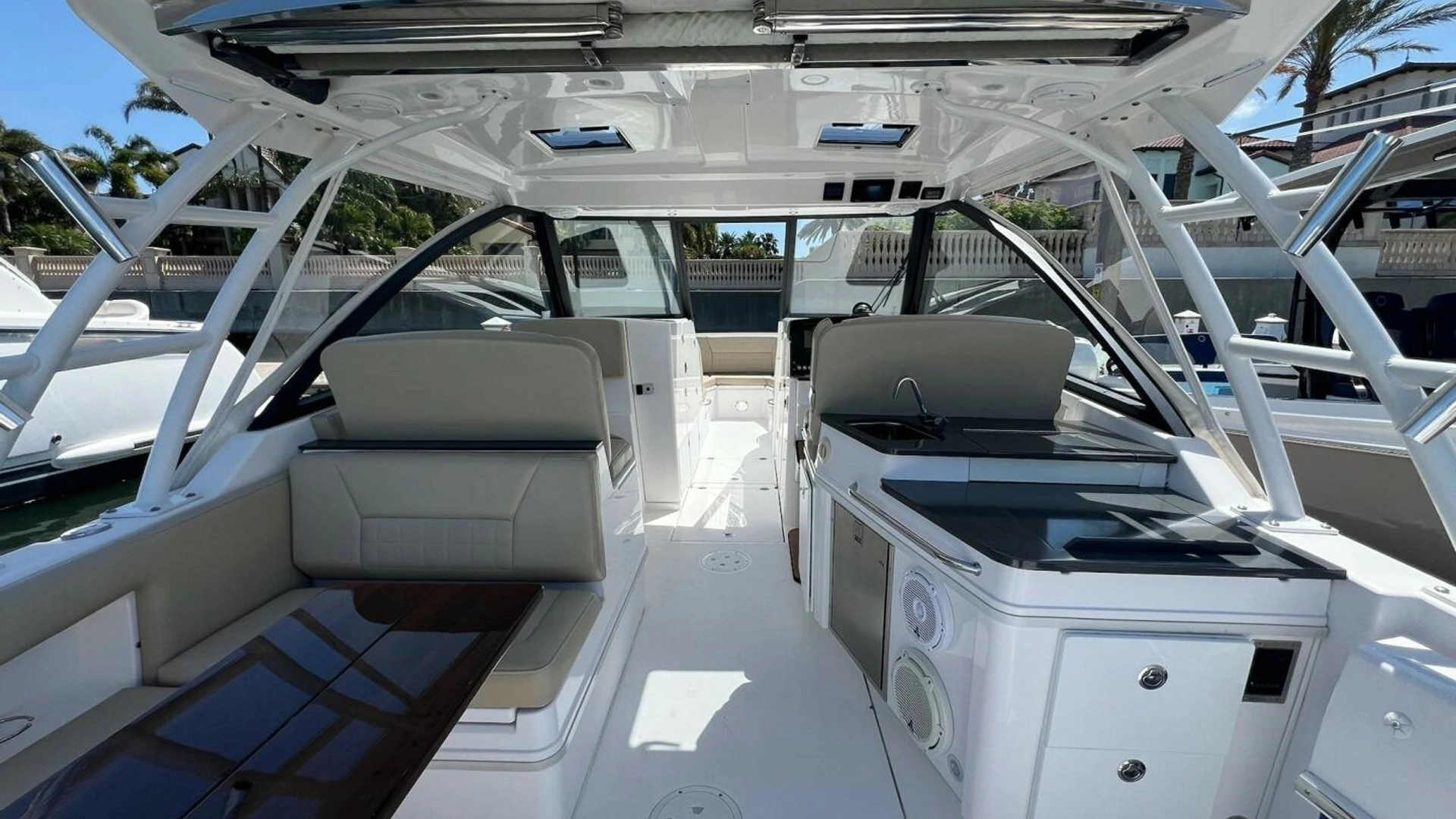 2019 Everglades 340 Dual Console - Image 17