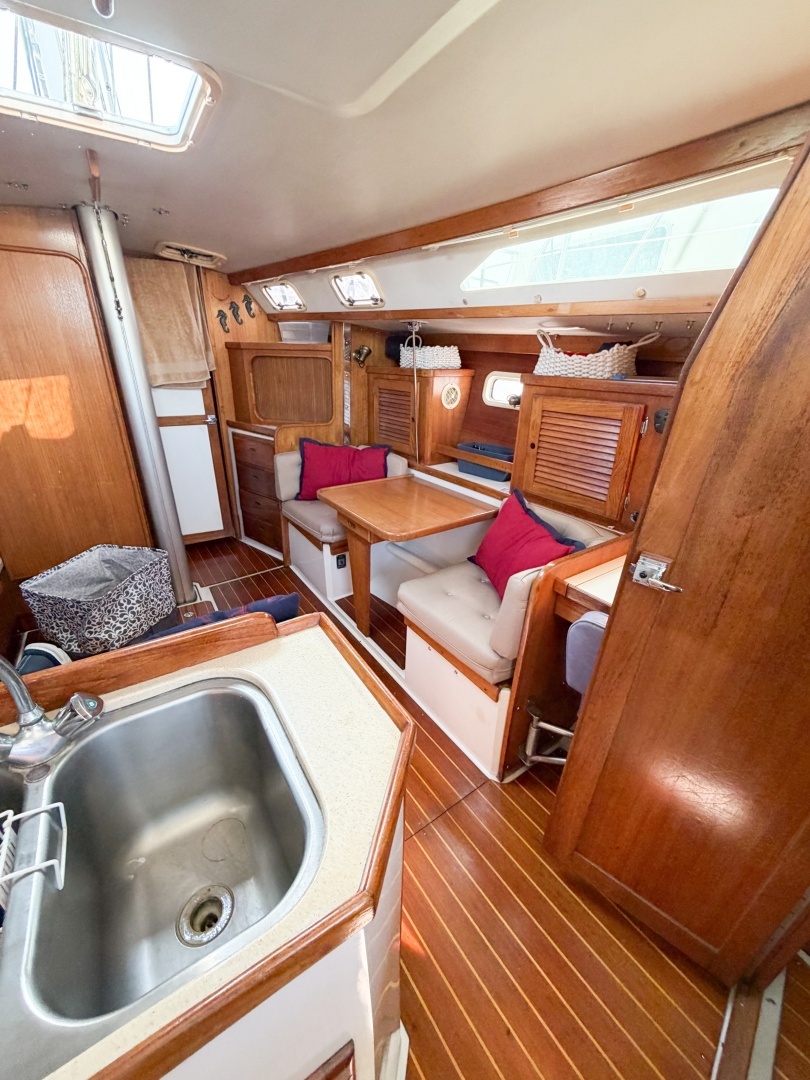 1996 Catalina 36 Mk II - Image 26