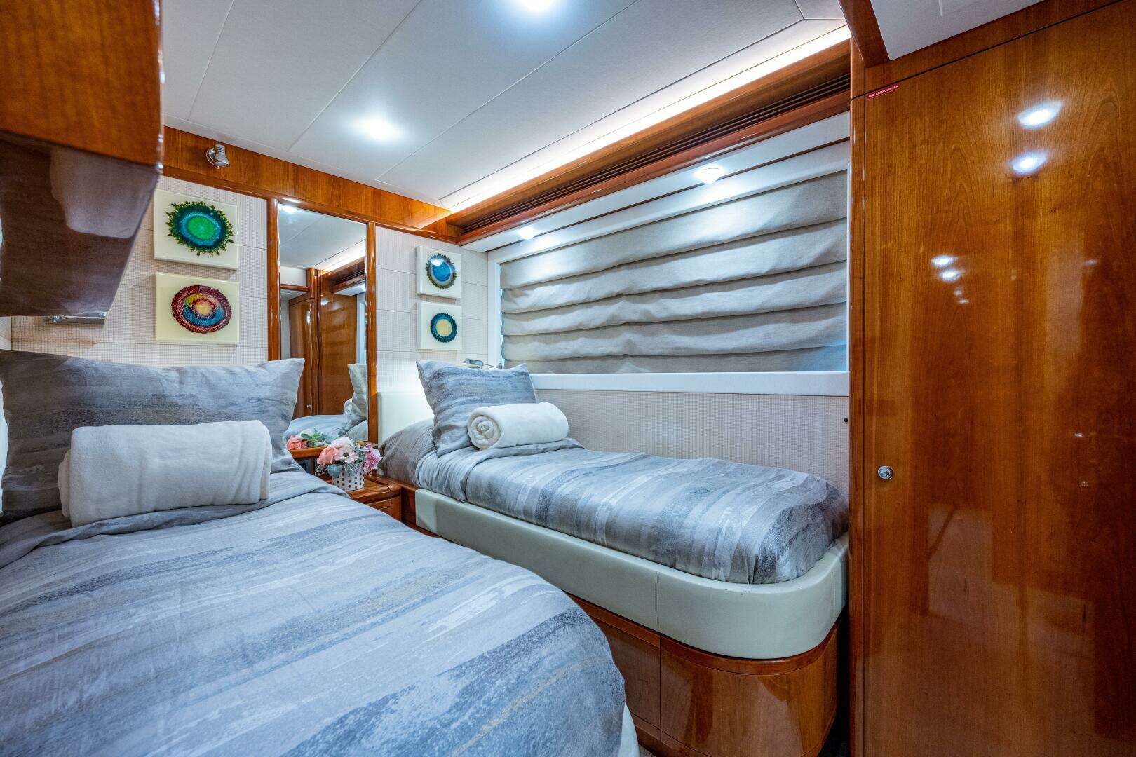 2006 Ferretti Yachts 830 - Image 120
