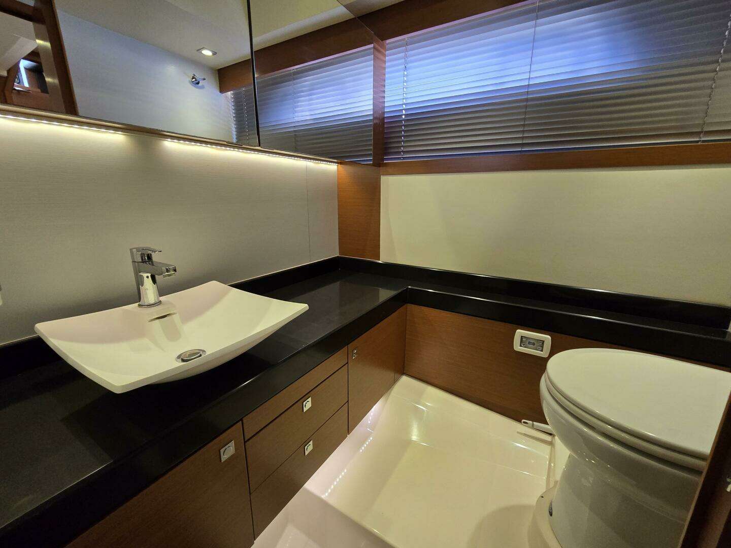 2013 Prestige 500 - Image 21
