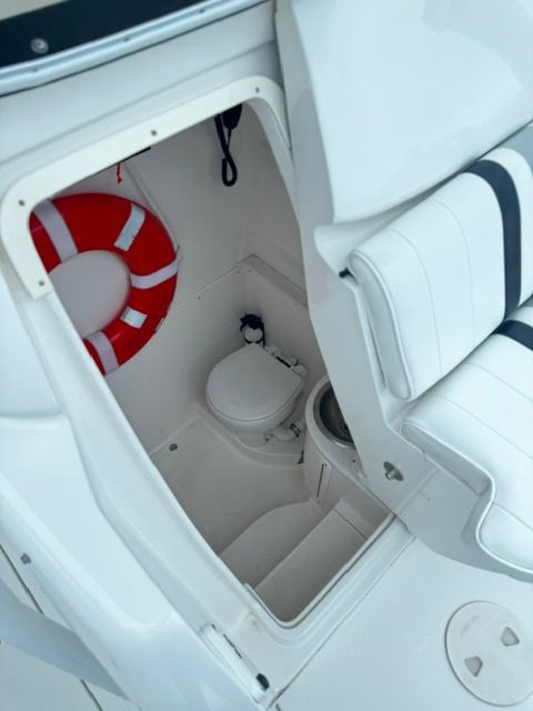 2006 Intrepid 30 Open - 12