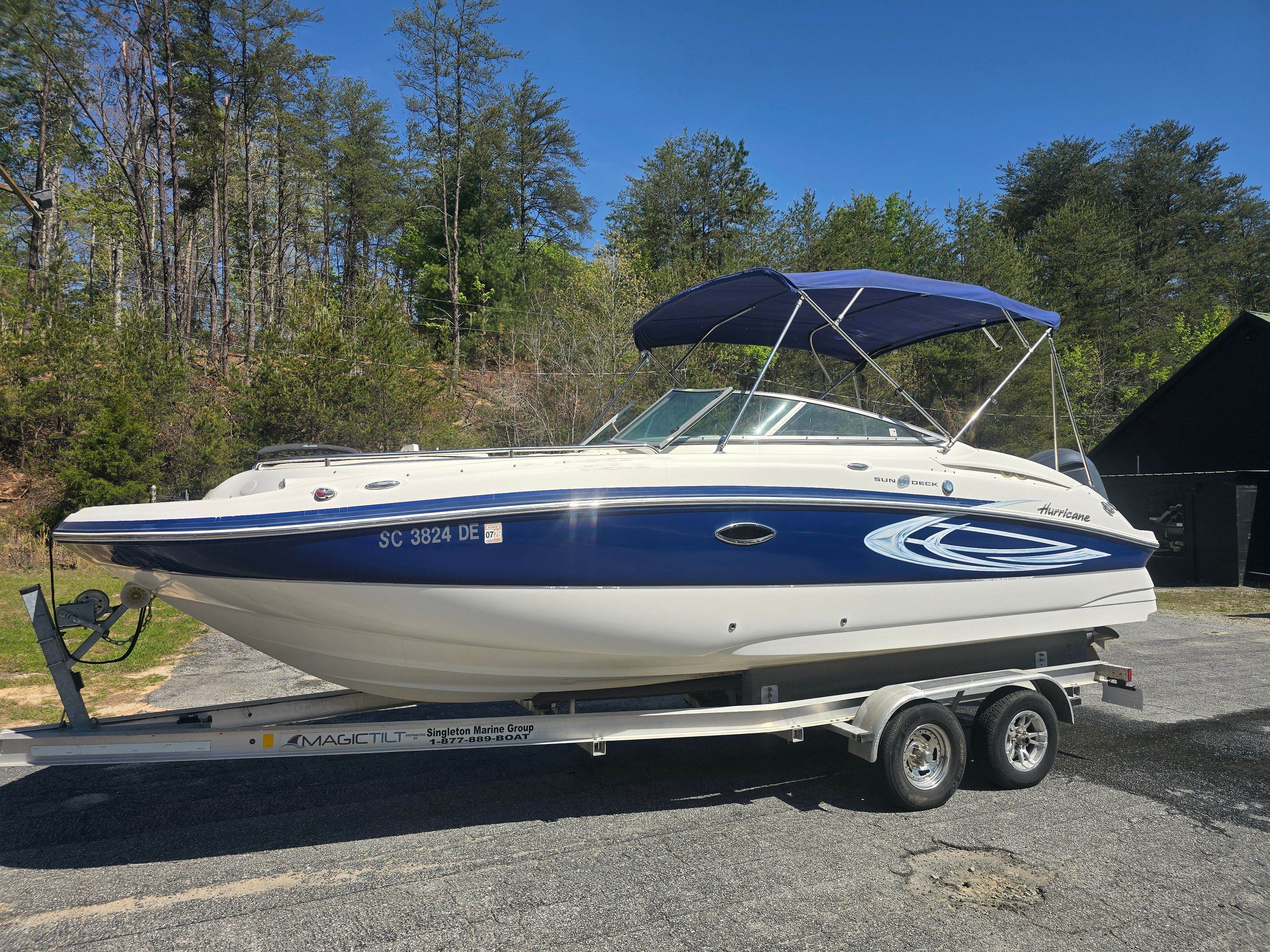 2013 Hurricane SunDeck 2400 OB