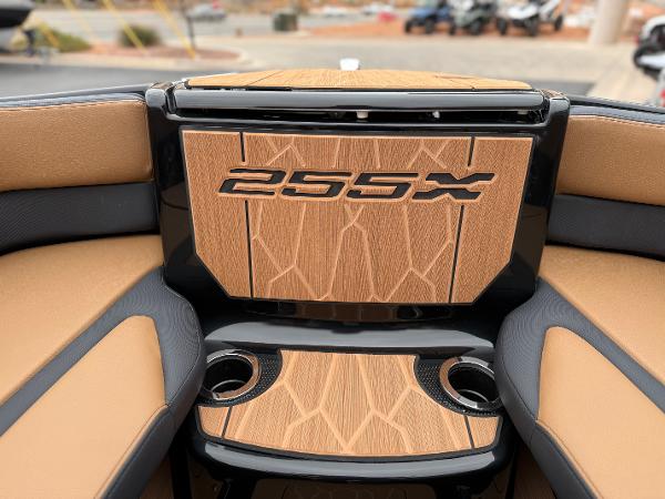 2026 Yamaha Boats 255XD - 73
