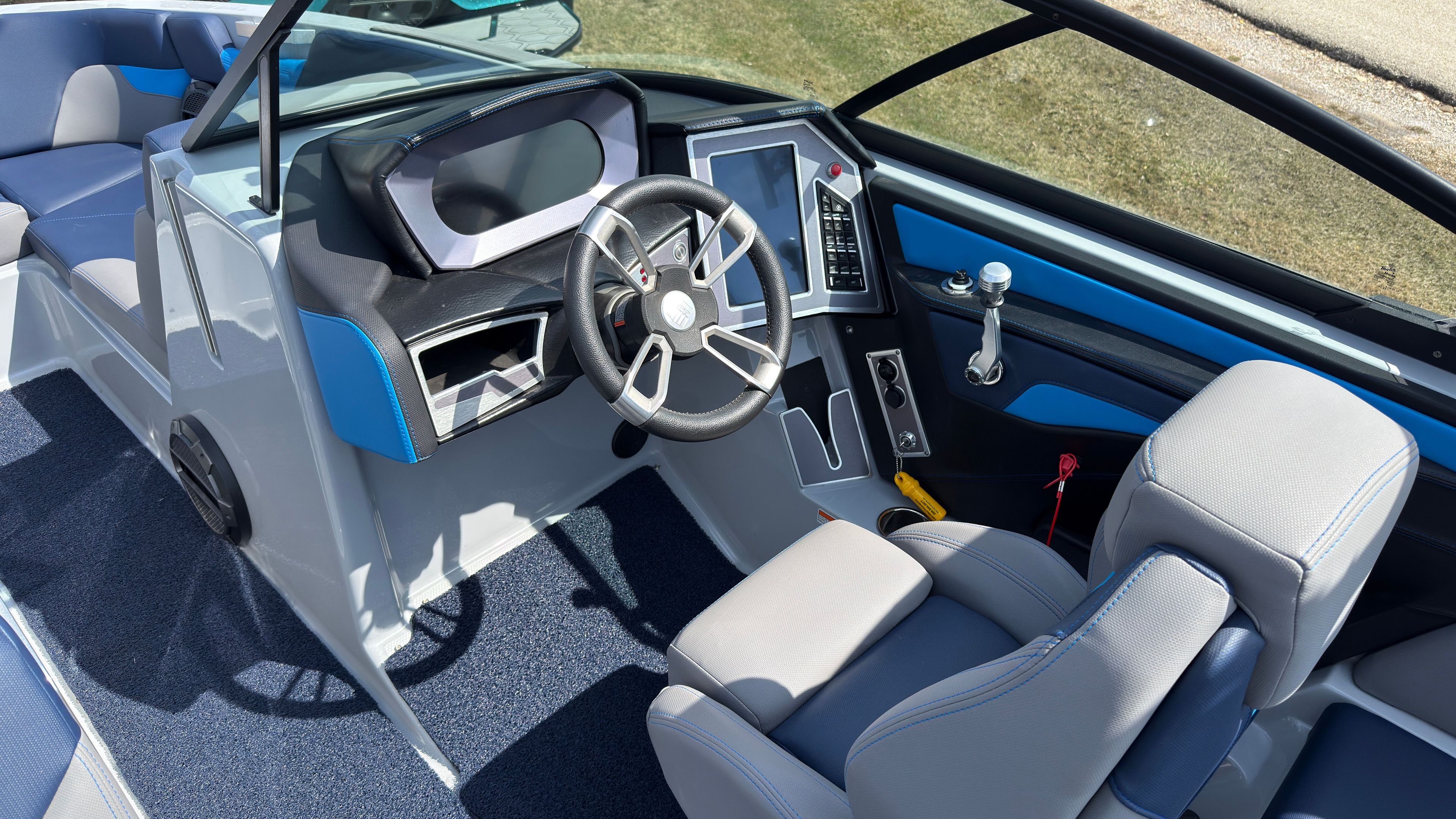 2022 MasterCraft XT24 - 23
