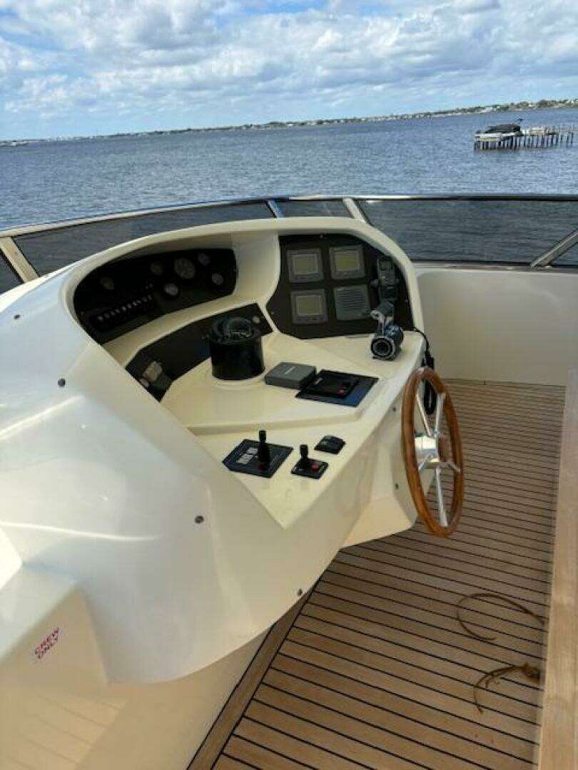 2009 Astondoa 95 GLX - Image 15