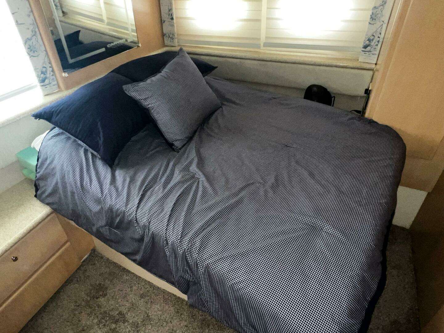 1999 Carver 356 Aft Cabin - Image 48