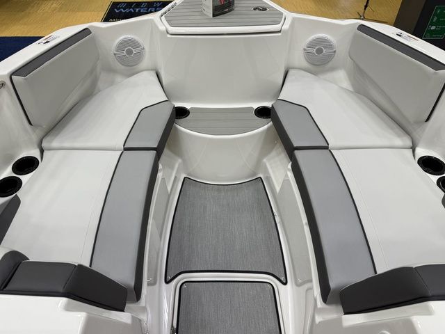 2026 Yamaha Boats AR220 - 16