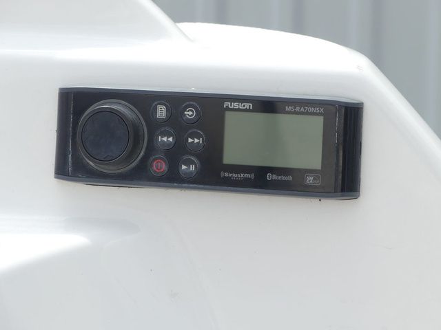 2019 Yamaha Boats AR240 - 27