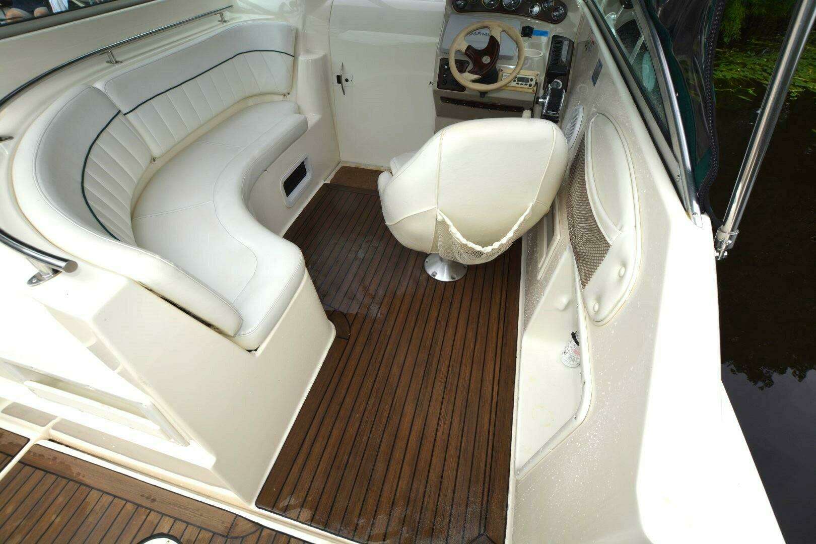 1999 Rinker Fiesta Vee 270 - Image 9