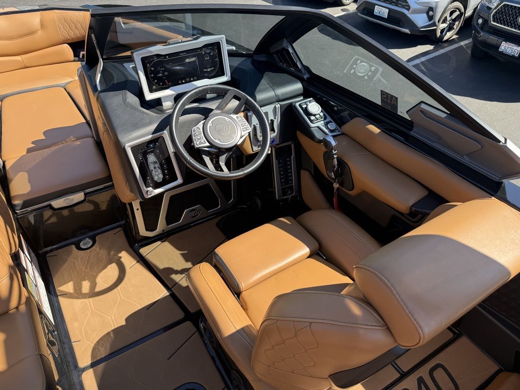 2020 Malibu M240 - 8