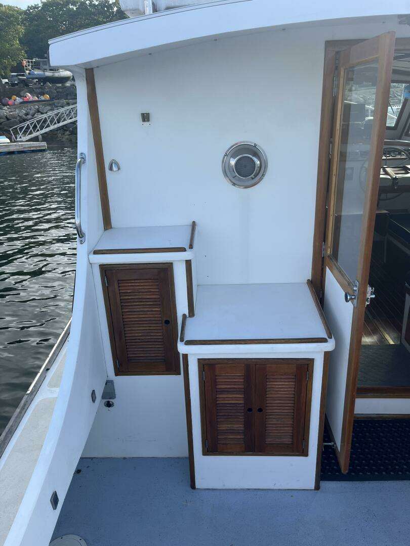 1986 Wilbur Flybridge Cruiser - Image 11