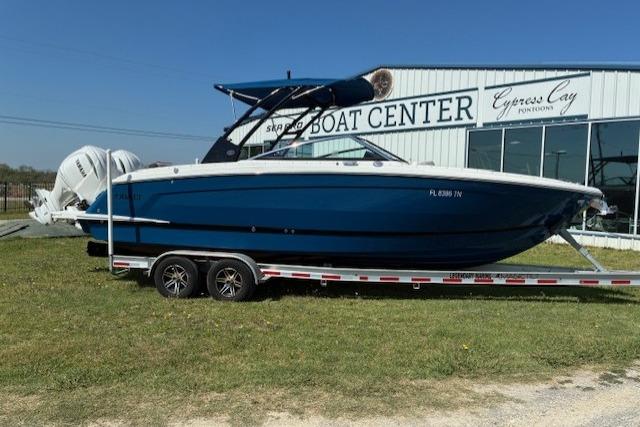 2022 Cobalt R8 Outboard