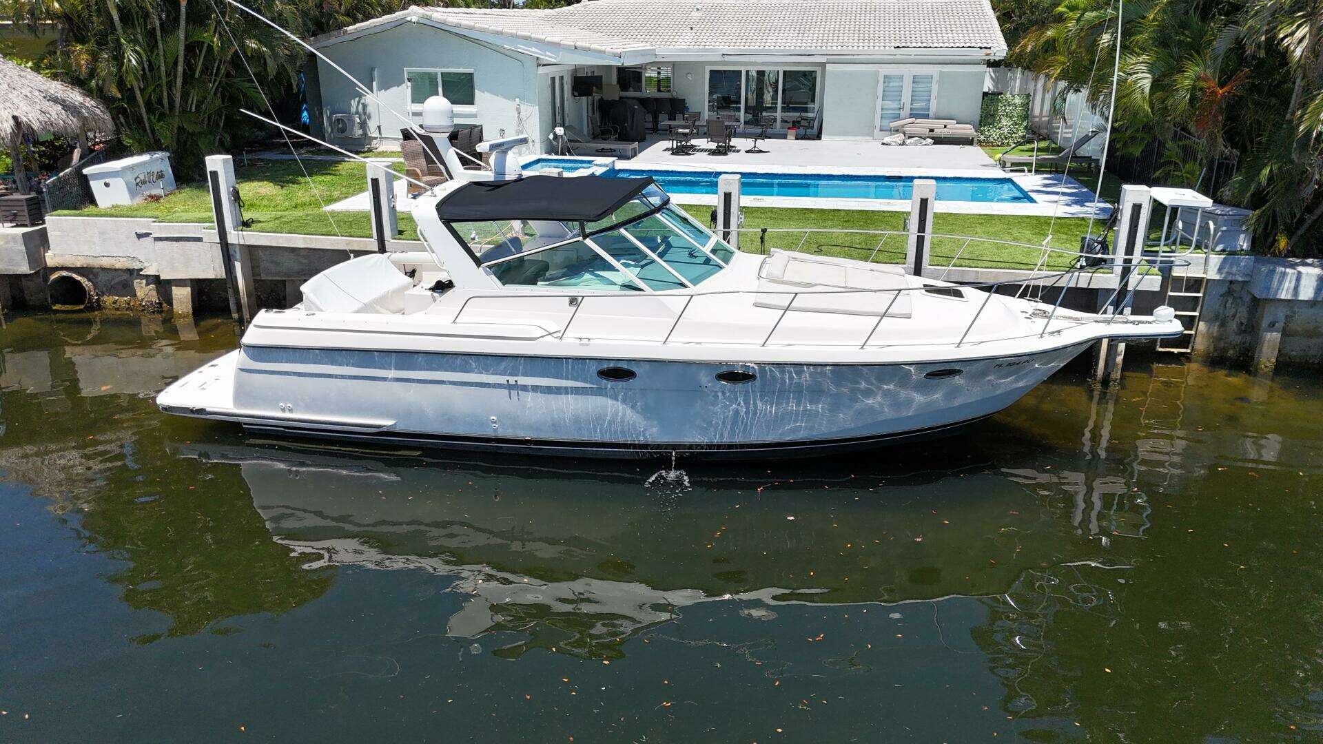 1998 Tiara Yachts 3500 Express - Image 9