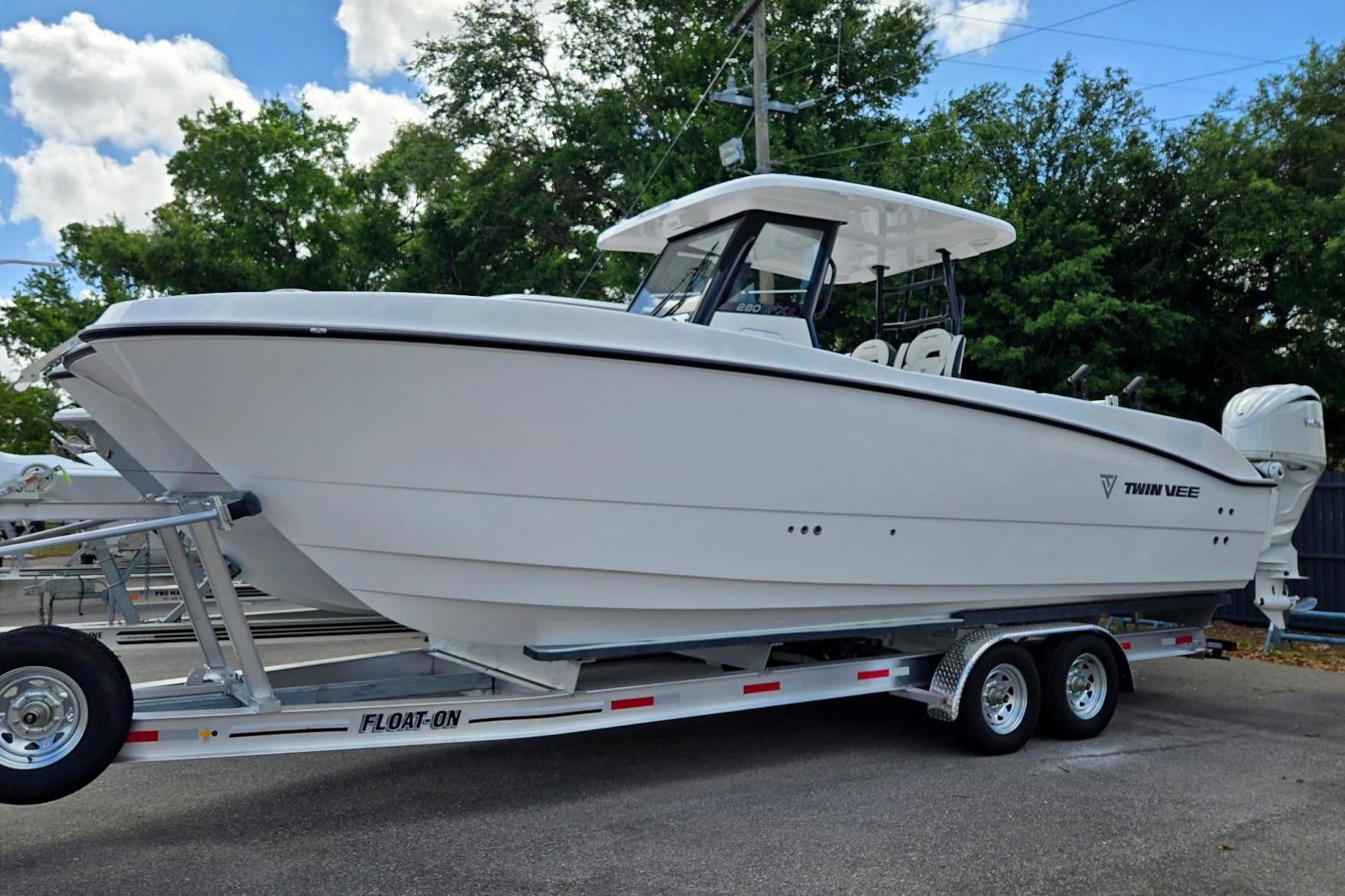 2026 Twin Vee 280 GFX2 CC