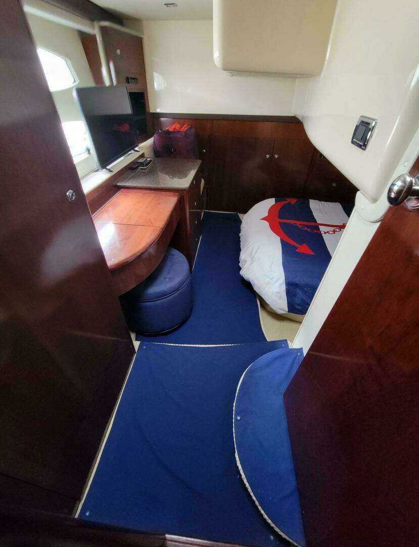 2011 Meridian 441 Sedan - Image 6