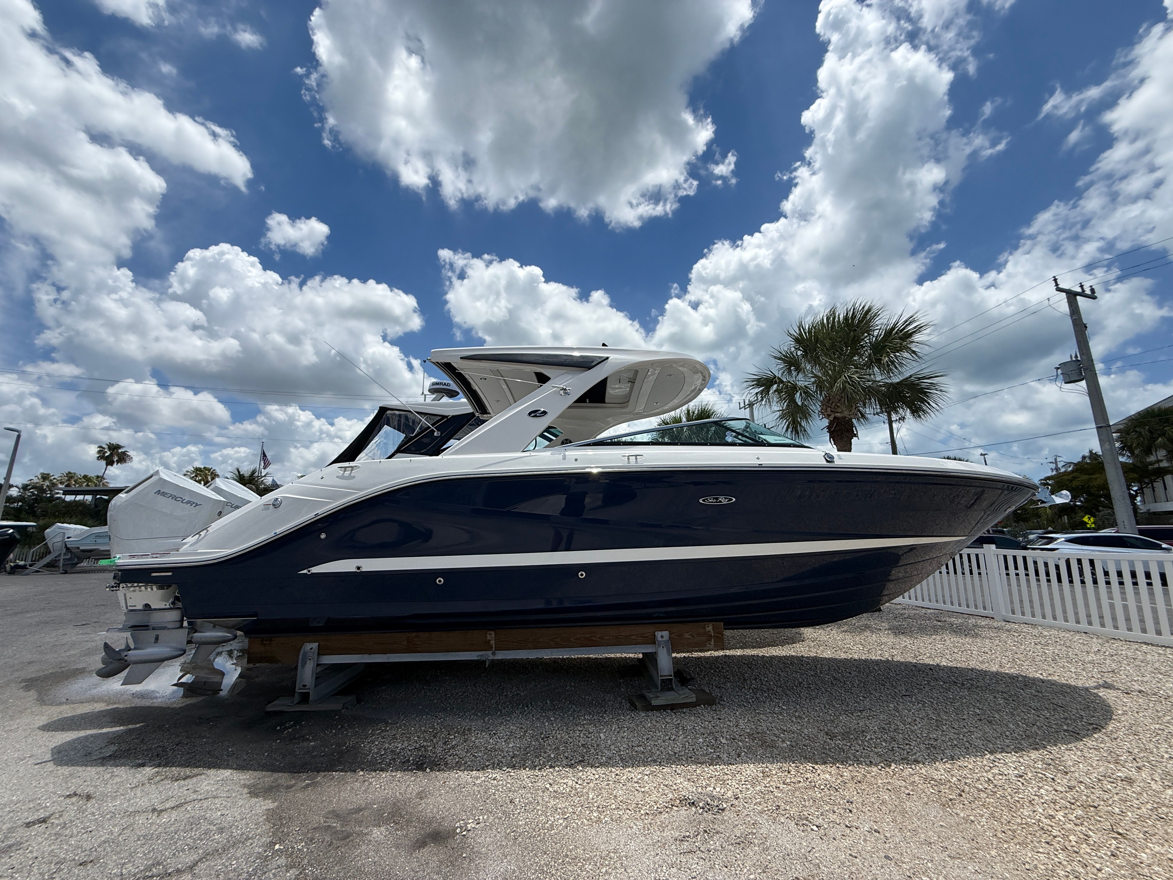 2026 Sea Ray SLX 310 Outboard