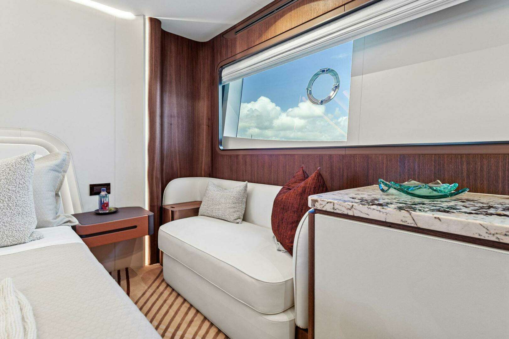 2024 Aquitalia Yachts Flybridge - Image 29