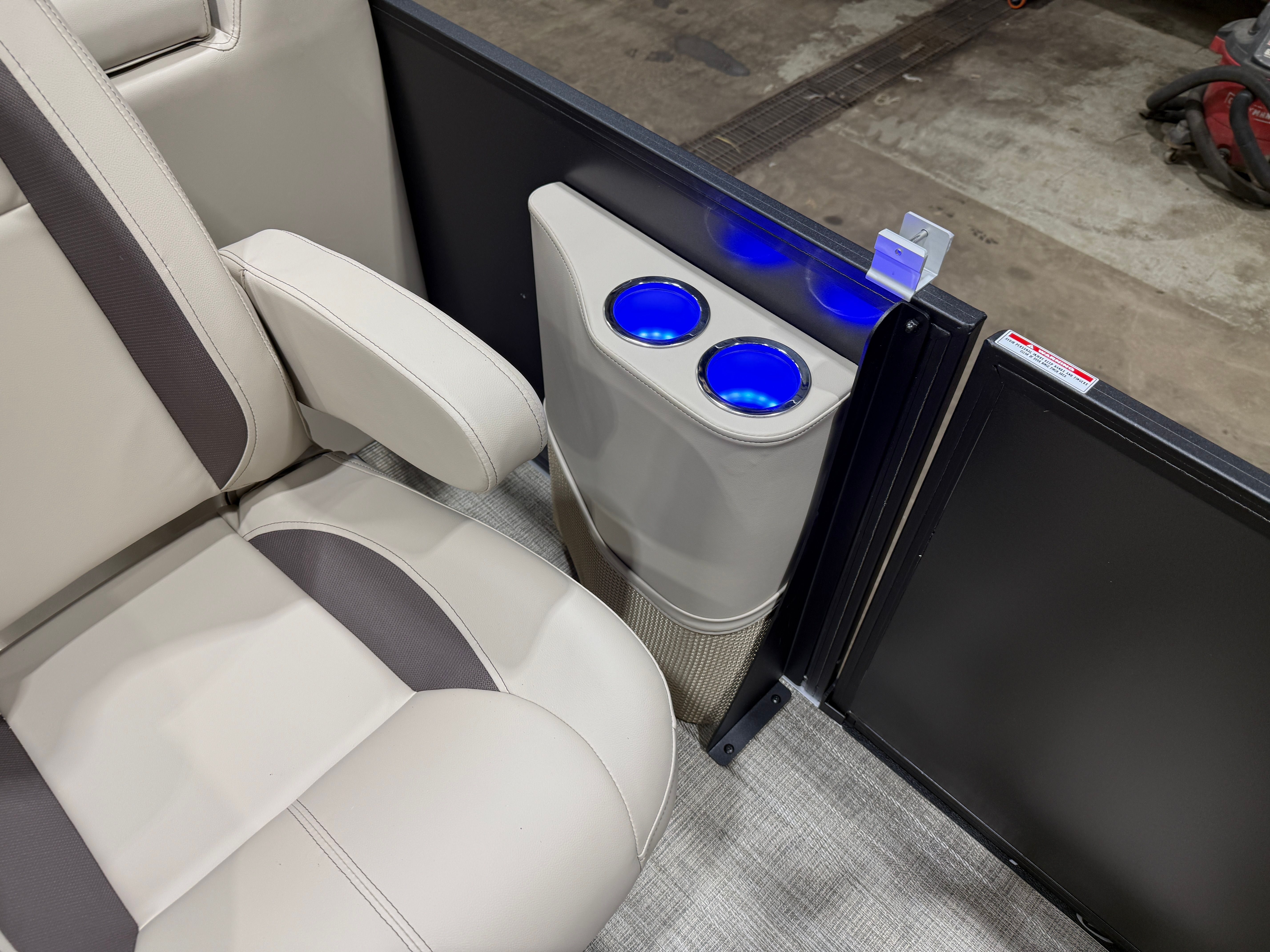 2026 Bentley Pontoons Legacy 223 Navigator Quad Lounge Tritoon & Honda 4-Stroke EFI - 25