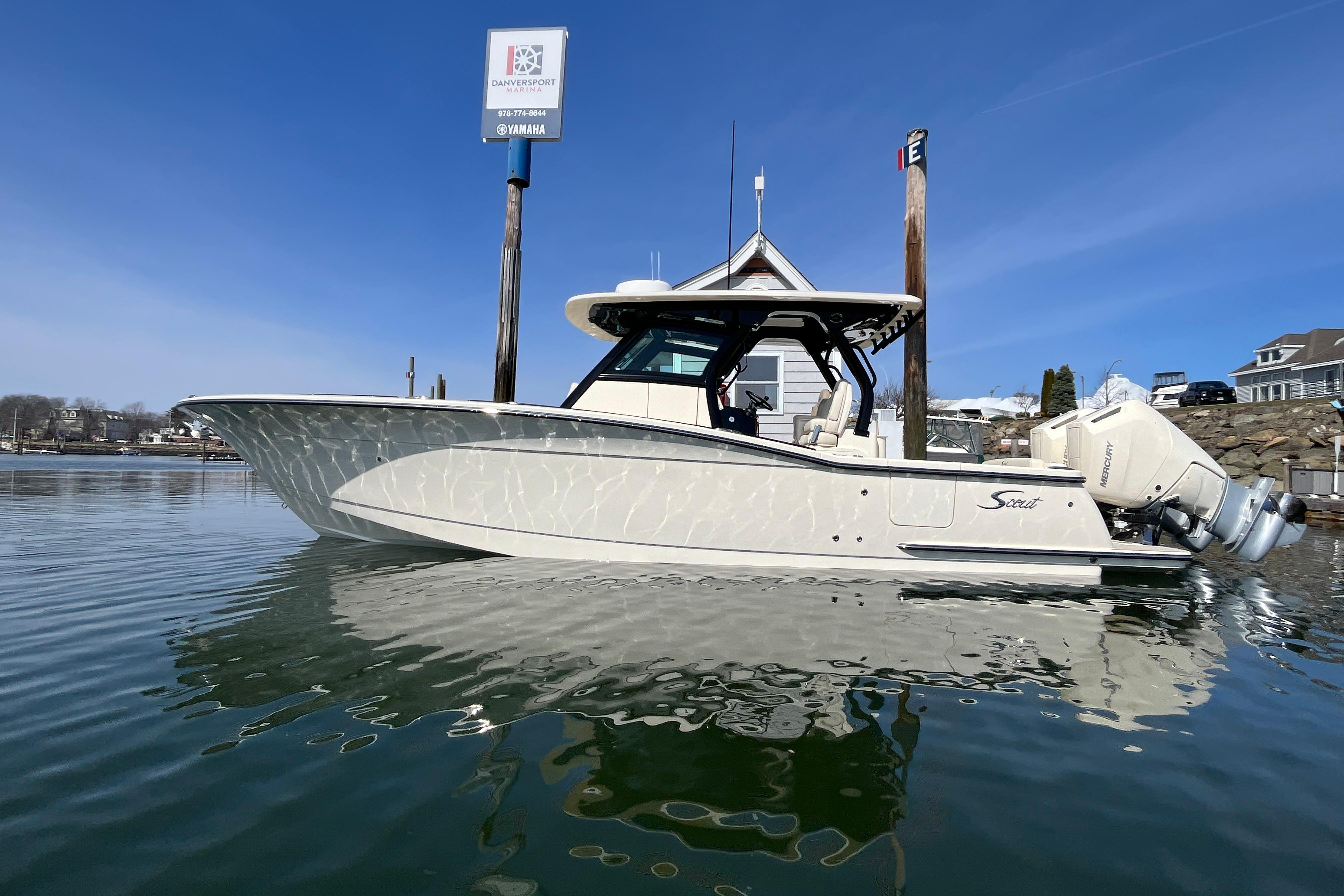 2025 Scout 330 LXF