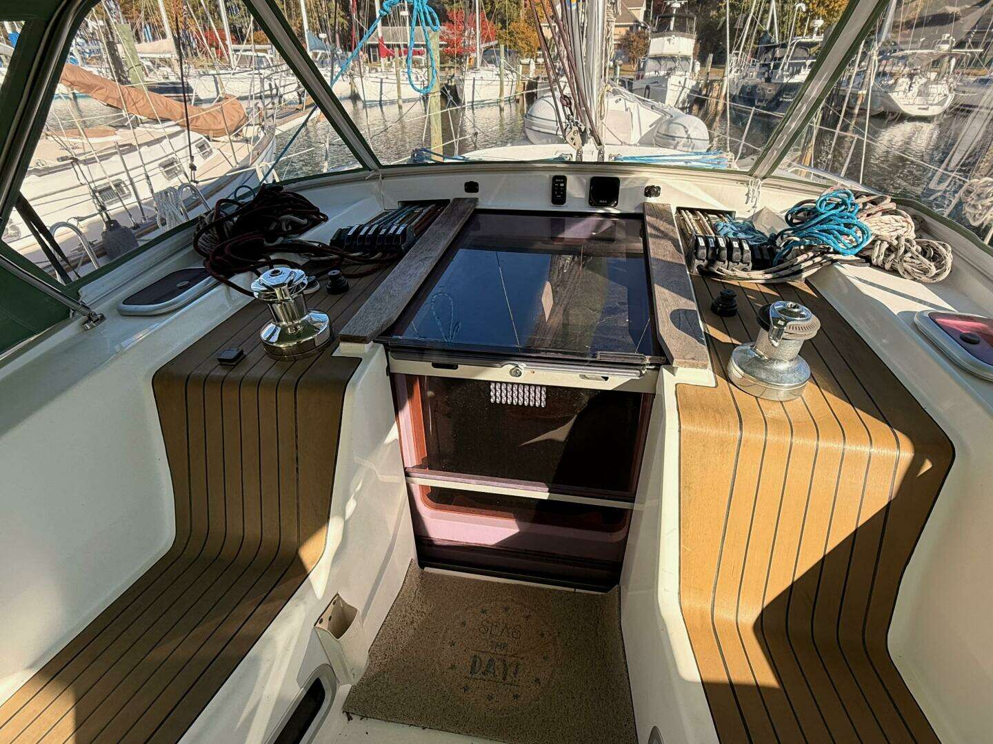 2011 Allures 45 - Image 25
