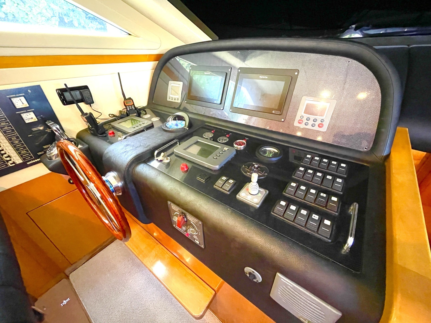 2006 Uniesse 58 MY - Image 11