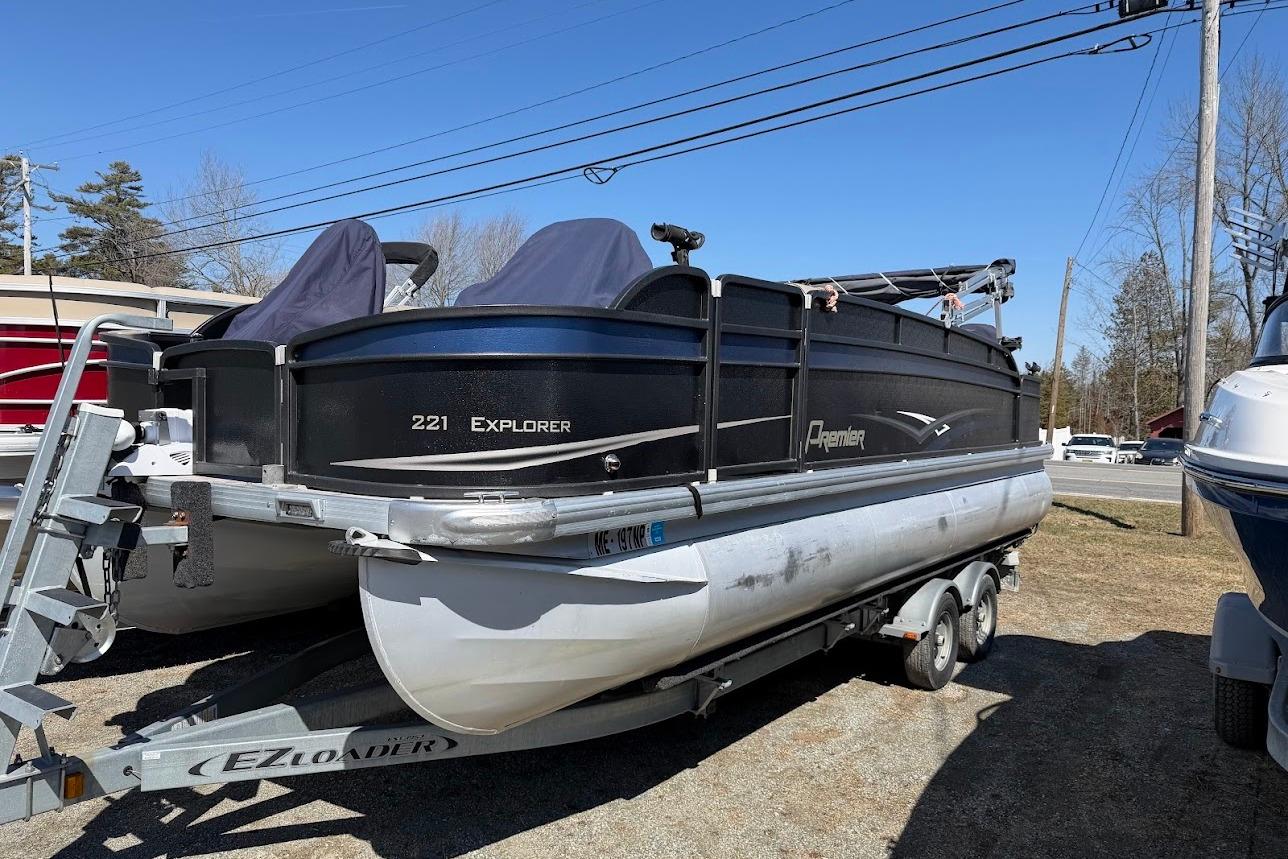 2013 Premier 221 Explorer
