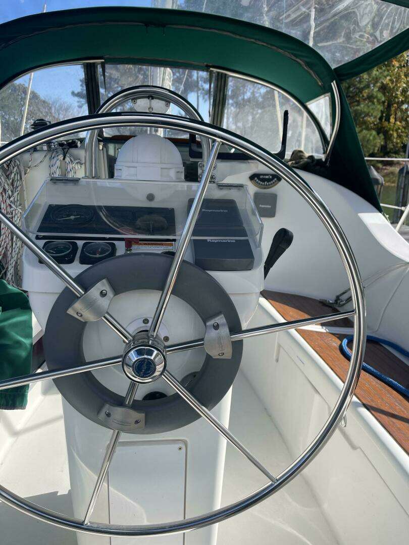 2000 Beneteau 311 - Image 16