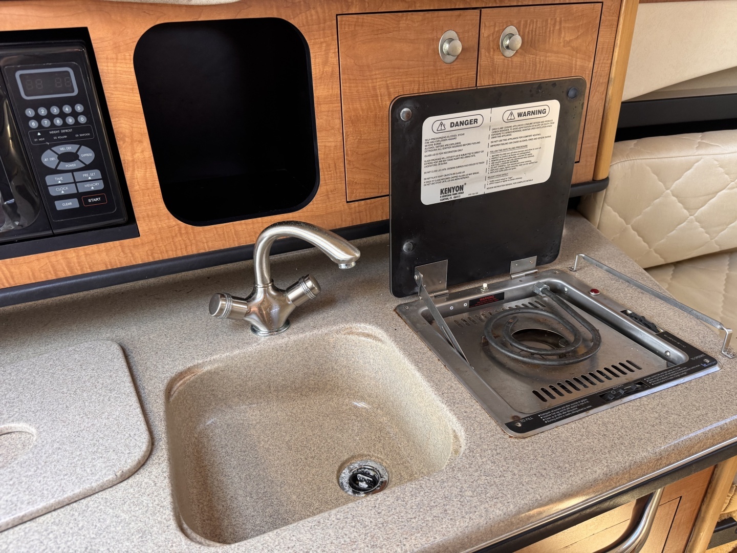 2006 Sea Ray 260 Sundancer - Image 17
