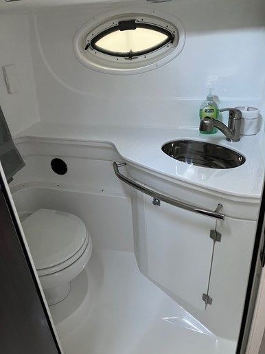 2019 Monterey 335 Sport Yacht - 9