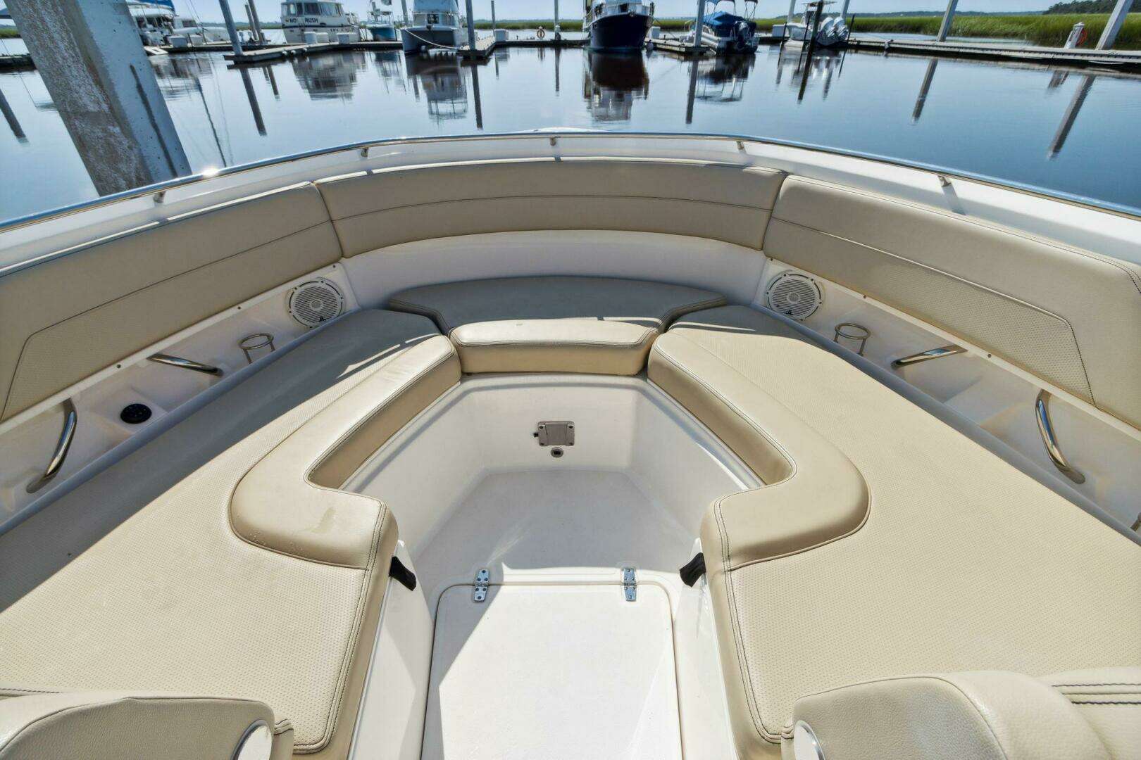 2018 Pursuit 325 DC - Image 20