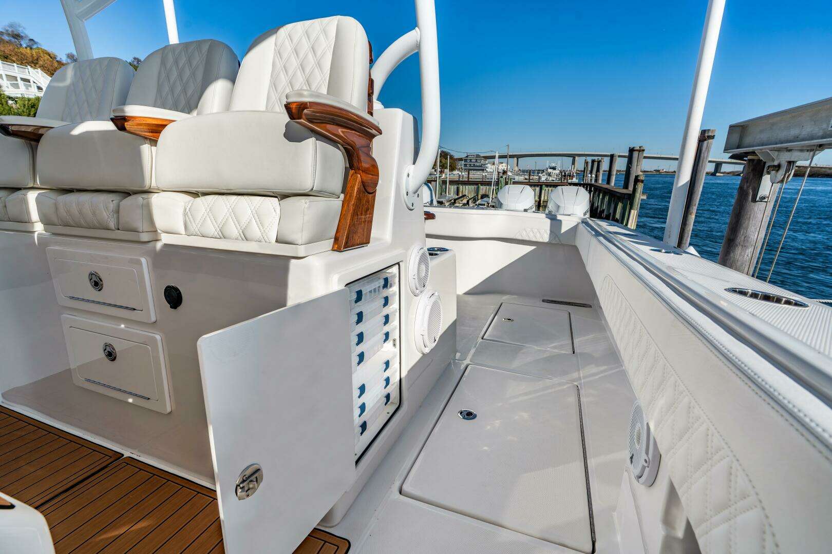 2025 Front Runner 43 Catamaran - Image 68