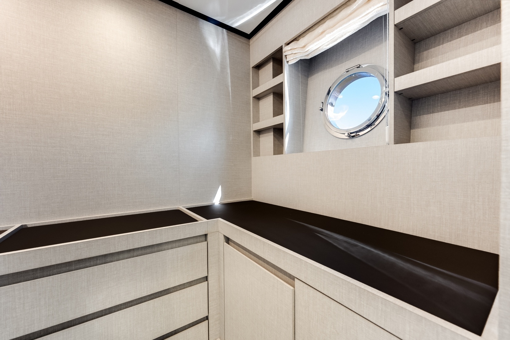 2024 Azimut S8 - Image 44