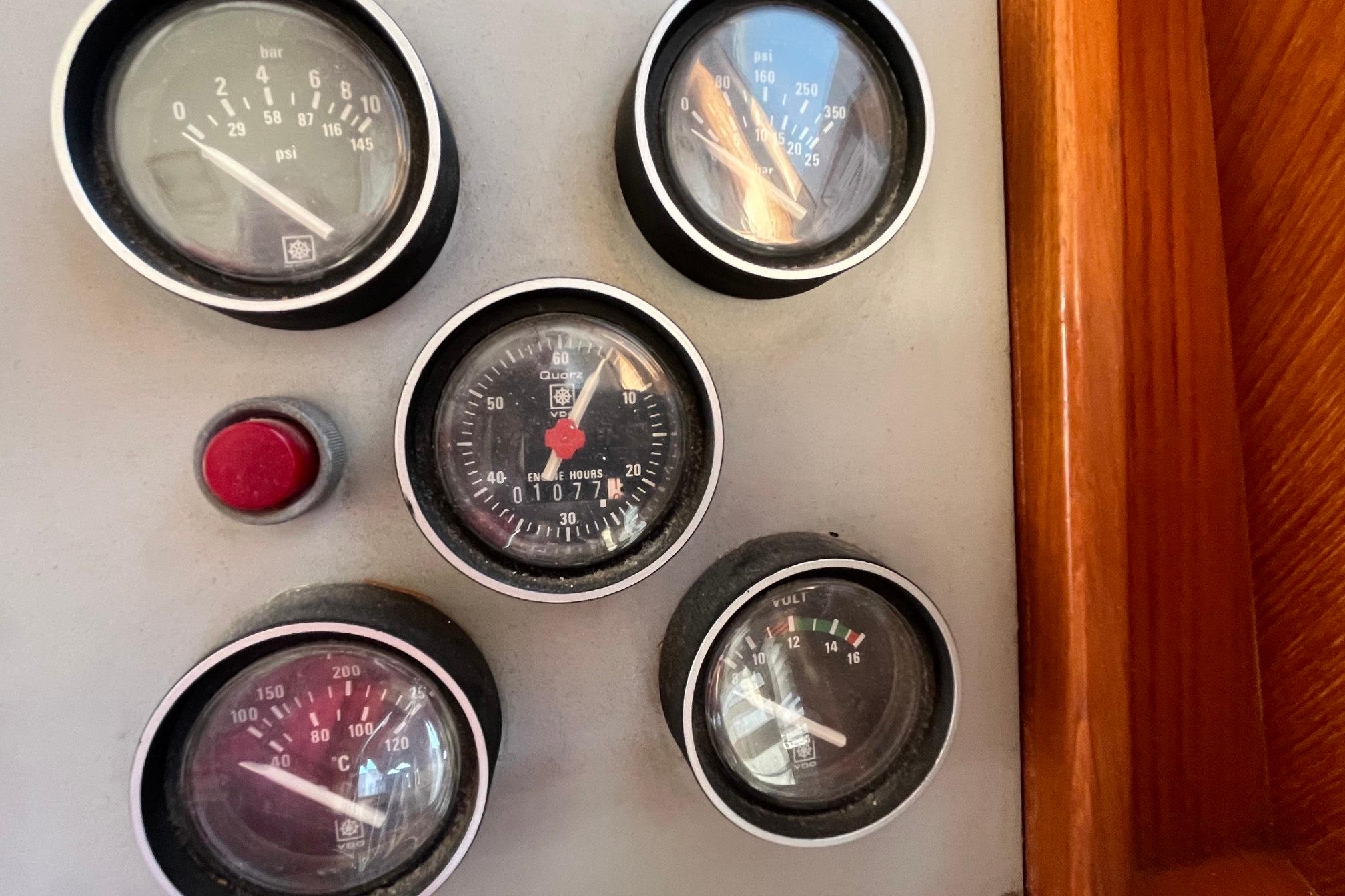 Dashboard gauges of a 1989 Ocean Alexander 440 Sundeck CPMY yacht.