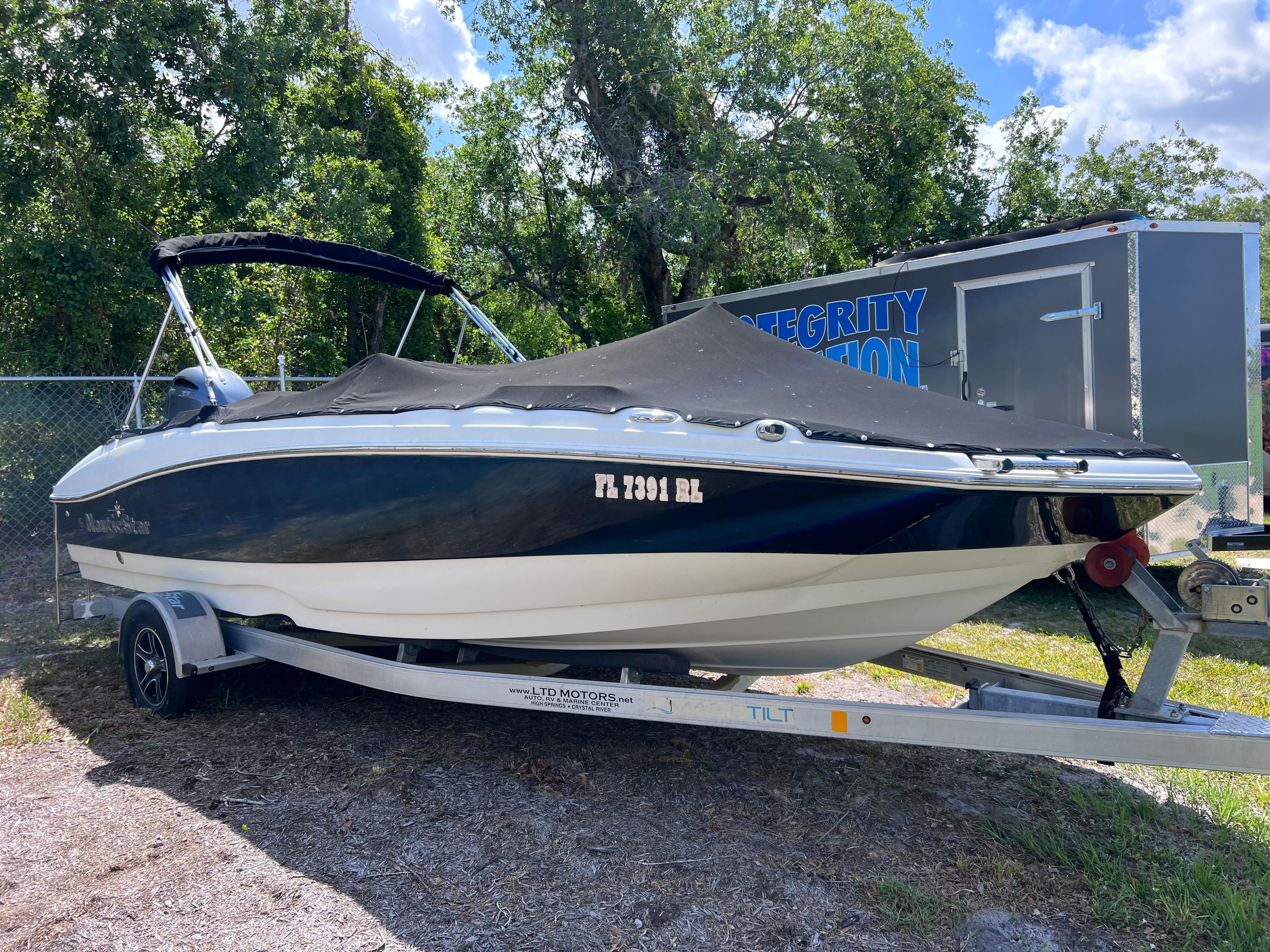 2017 NauticStar 203SC Sport Deck