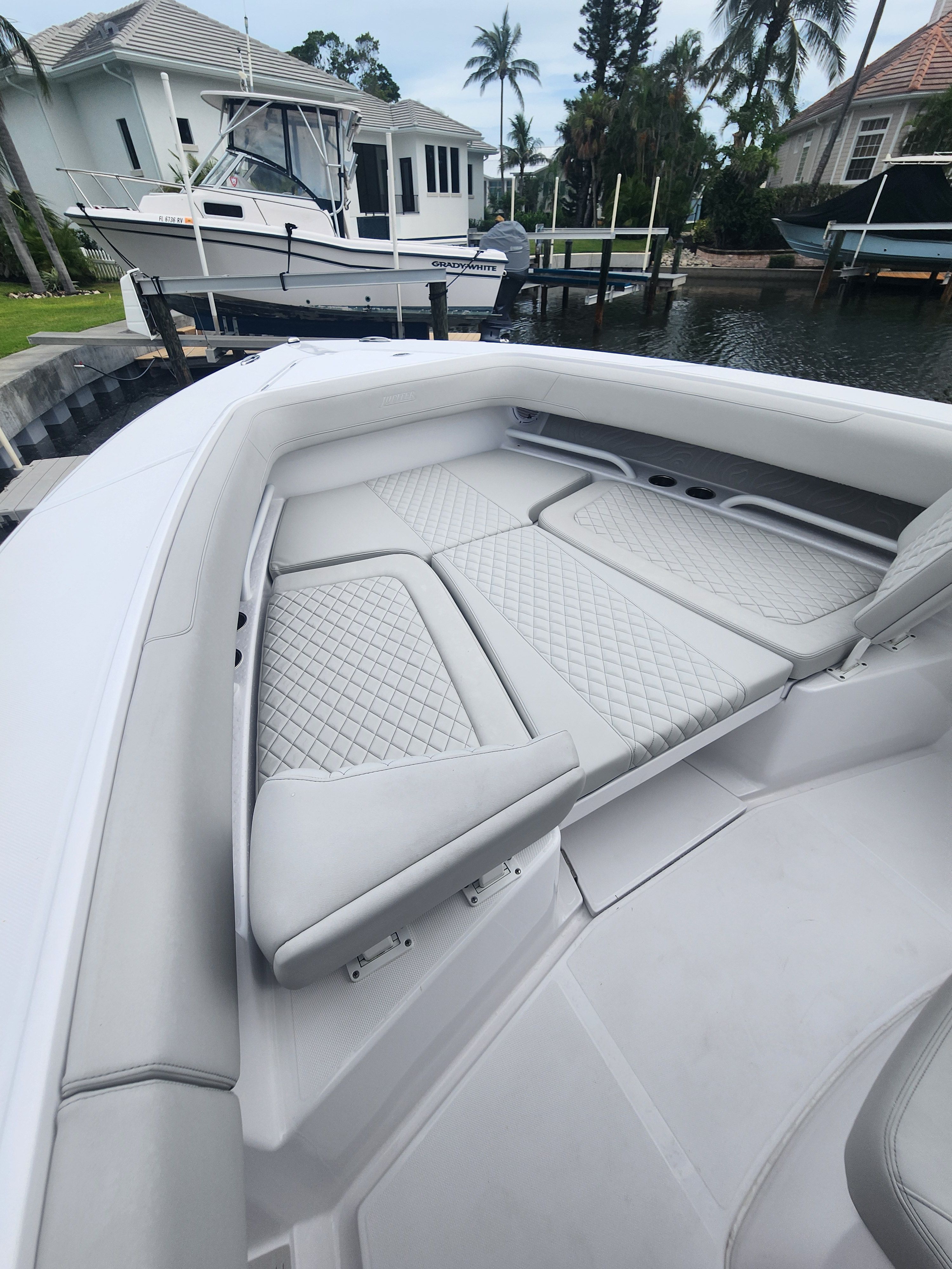 2025 Jupiter 30 HFS - 12