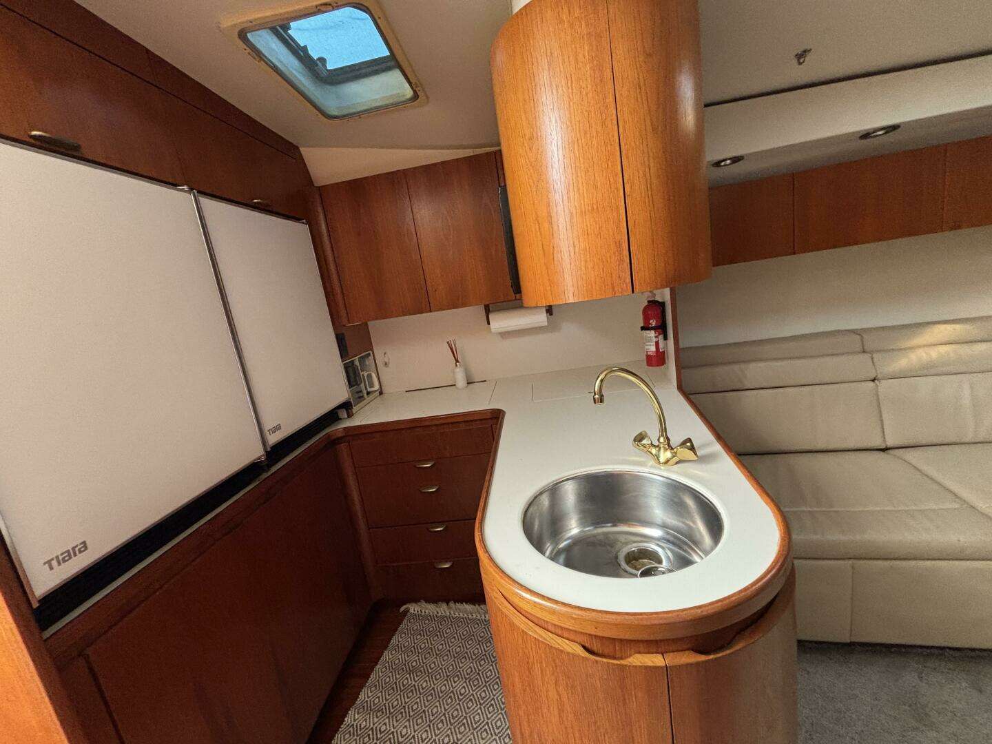 1993 Tiara Yachts 4300 Convertible - Image 43
