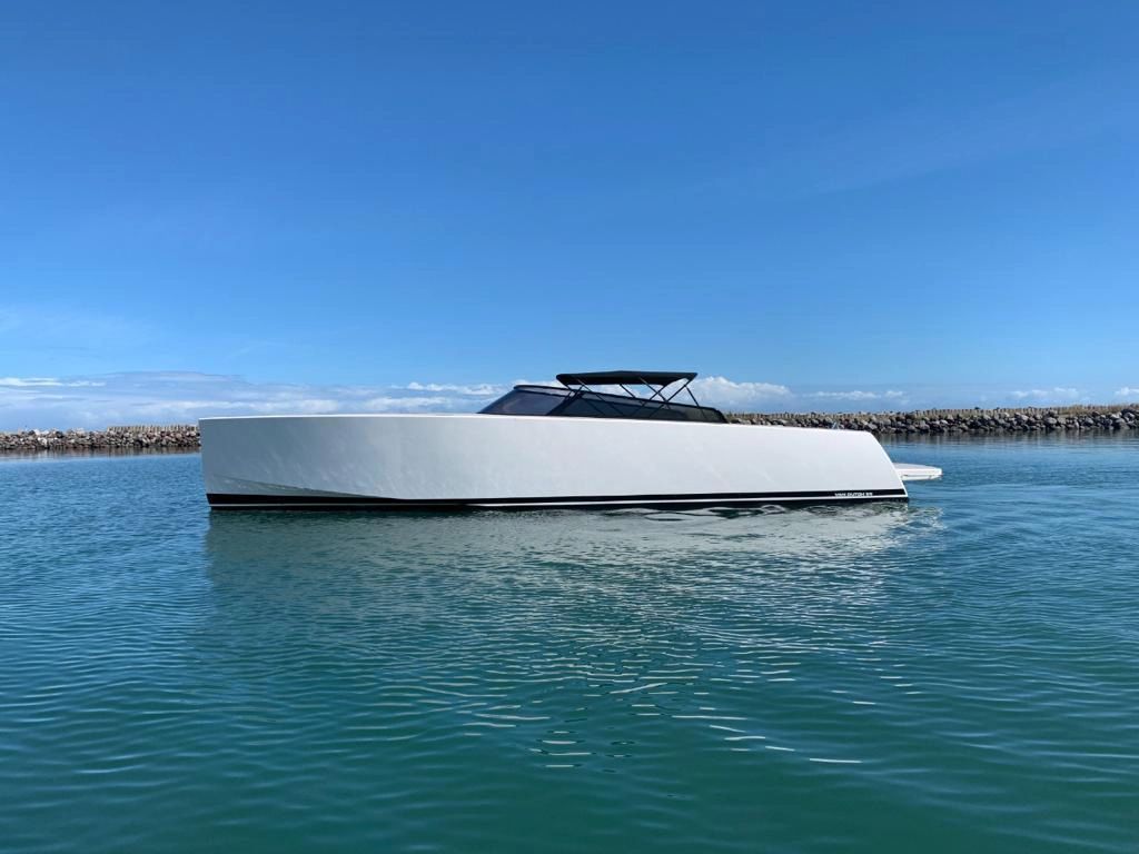 2014 VanDutch 55