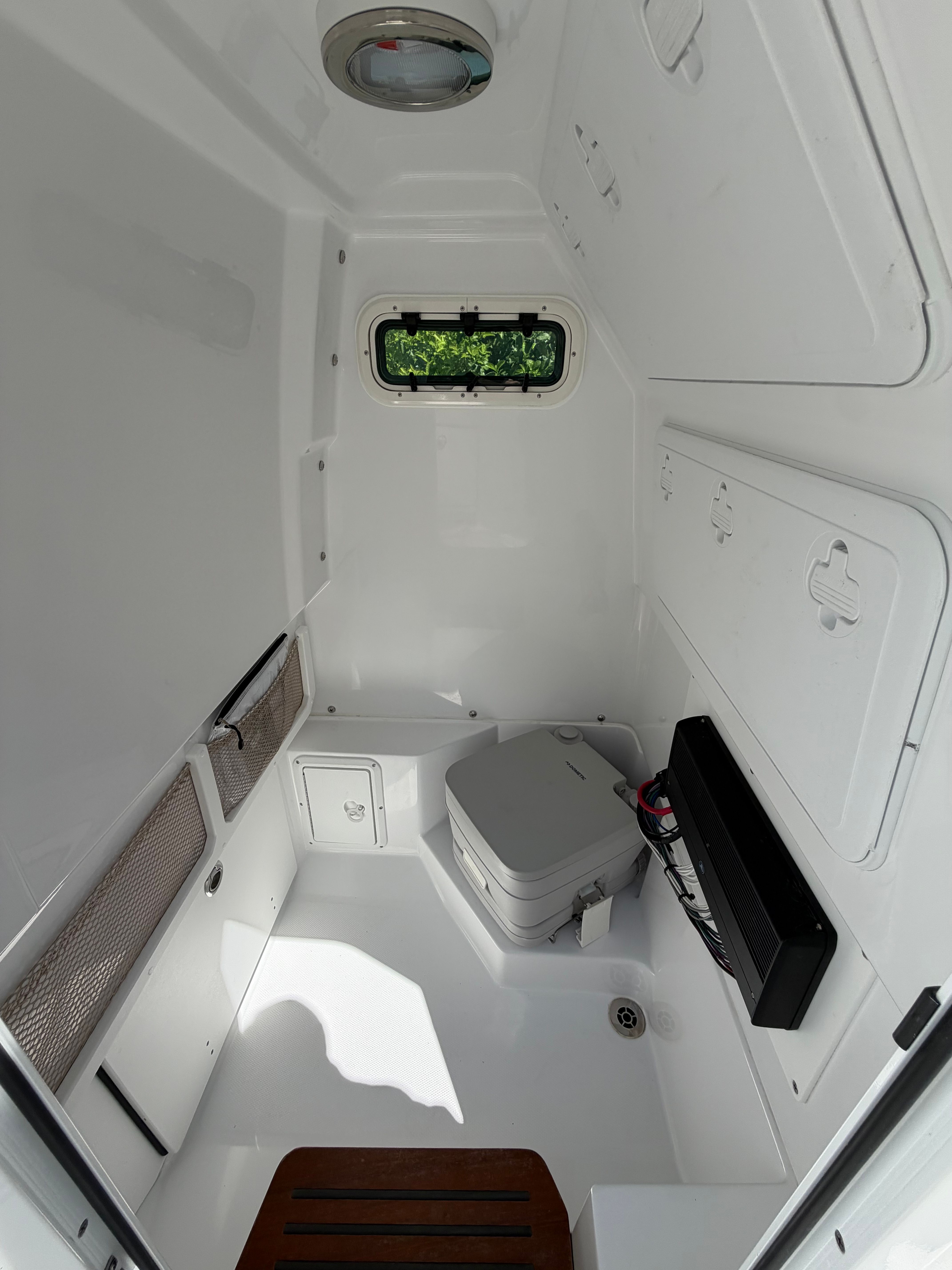 2025 Everglades 253 Center Console - 20