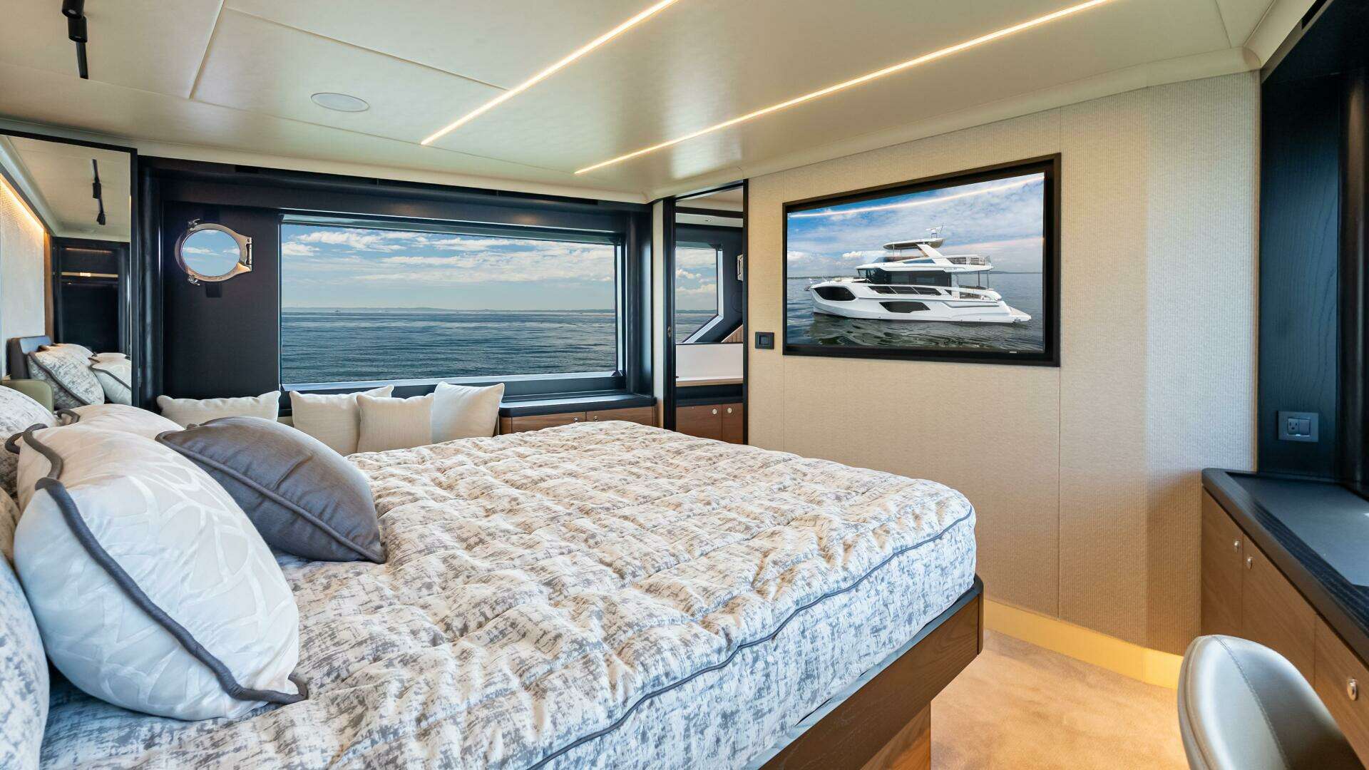2025 Absolute Navetta 64 - Image 40