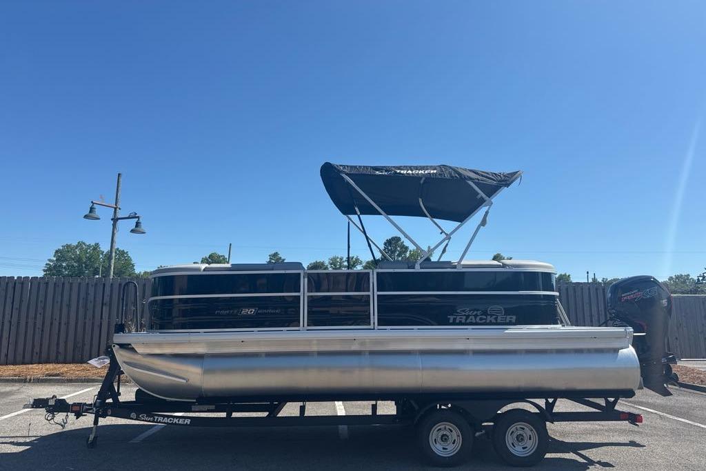 2026 Sun Tracker Party Barge 20 DLX