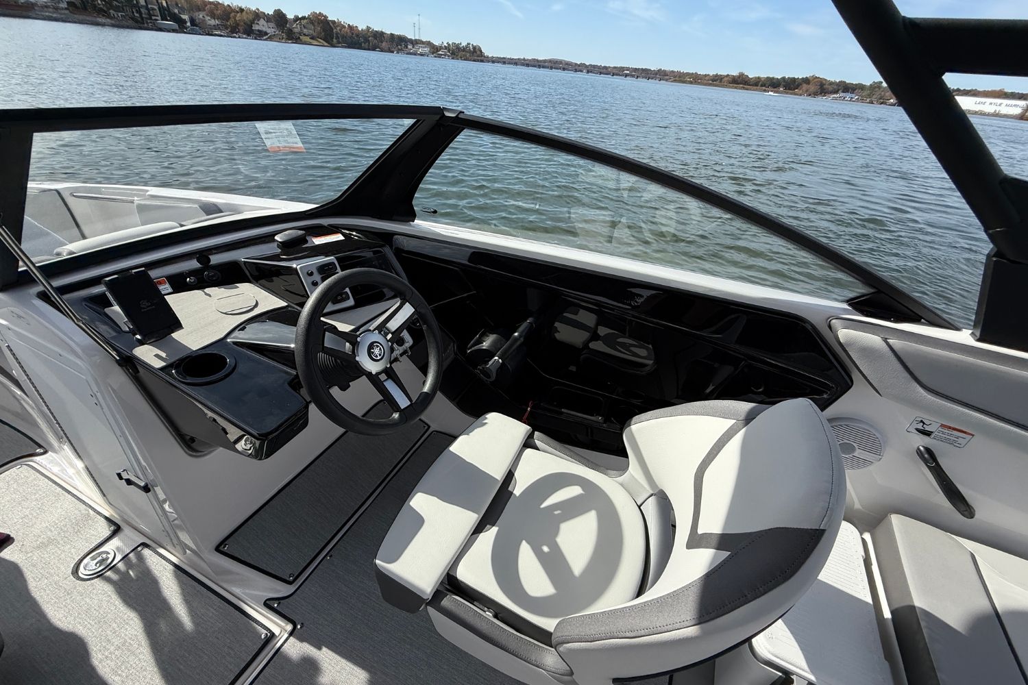 2026 Yamaha Boats AR220 - 19