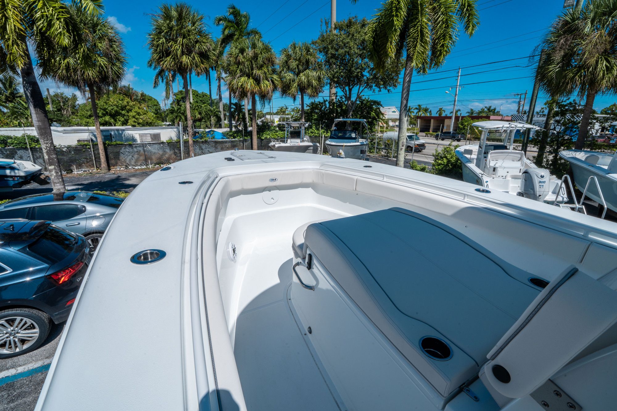 2026 Sea Hunt ULTRA 305 CB - 25