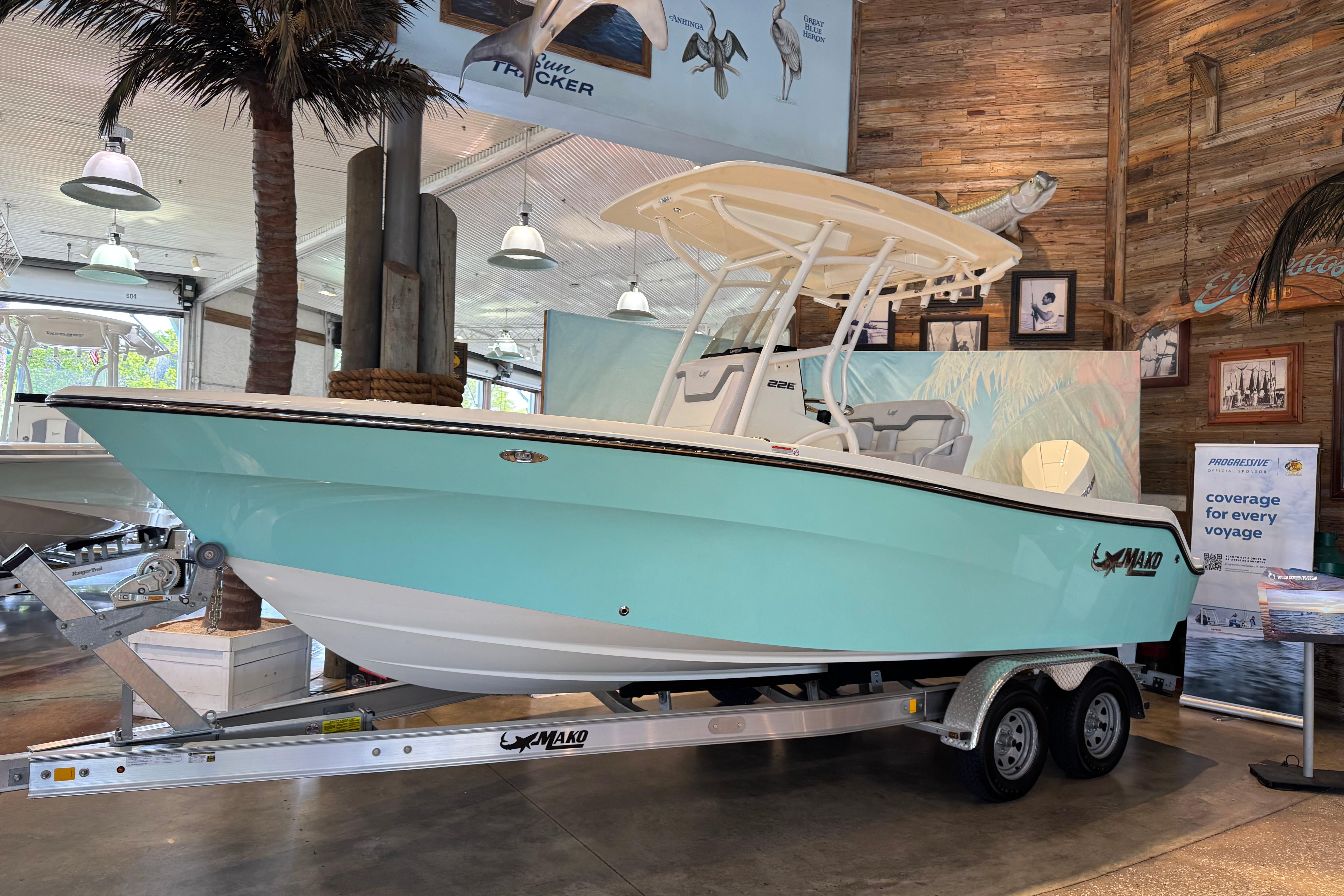 2026 Mako 226 Center Console