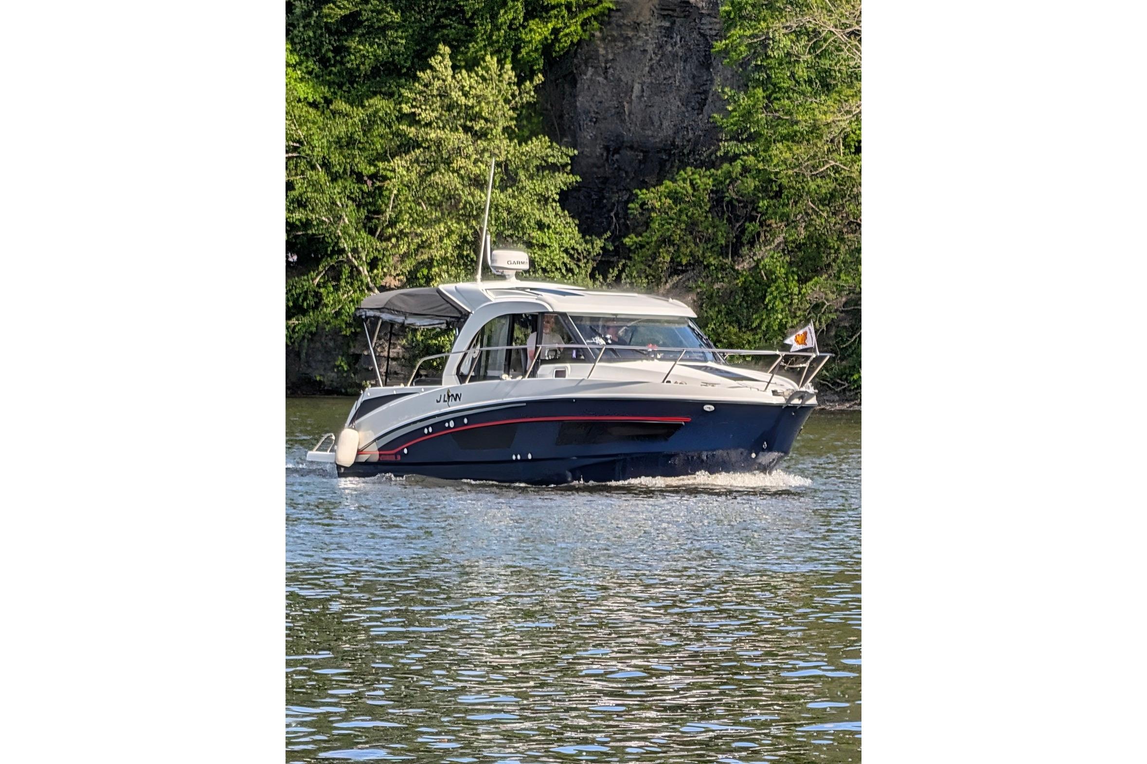 2024 Beneteau Antares 9