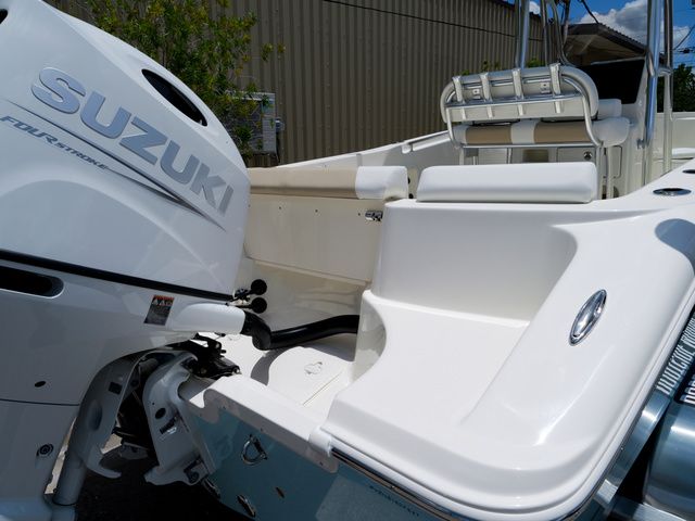 2027 Bulls Bay 230 Center Console - 51